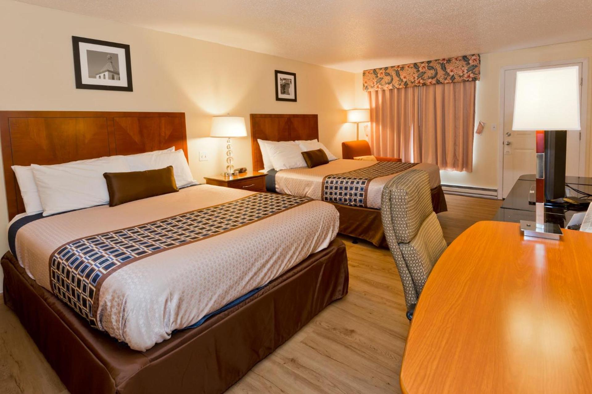 Riviera Inn photo 11