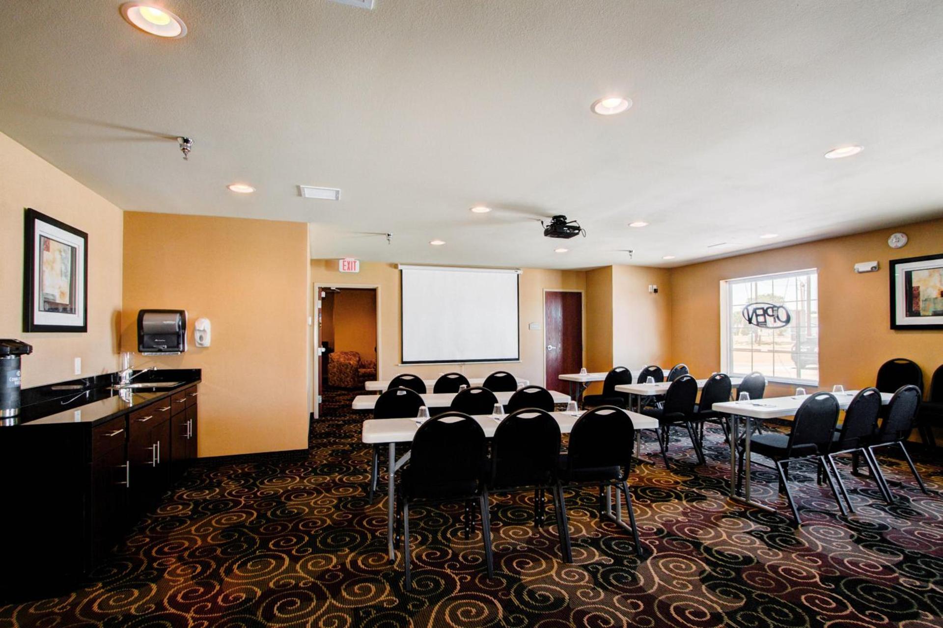 Cobblestone Inn & Suites - Eads photo 14