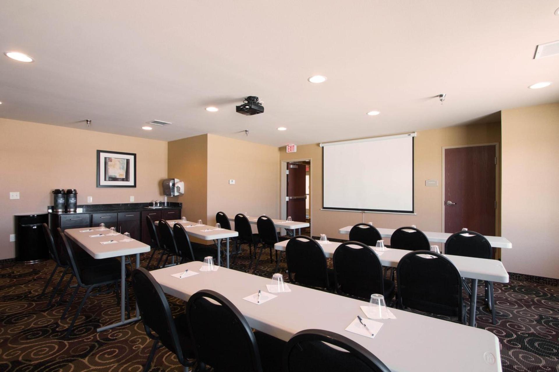 Cobblestone Inn & Suites - Eads photo 15