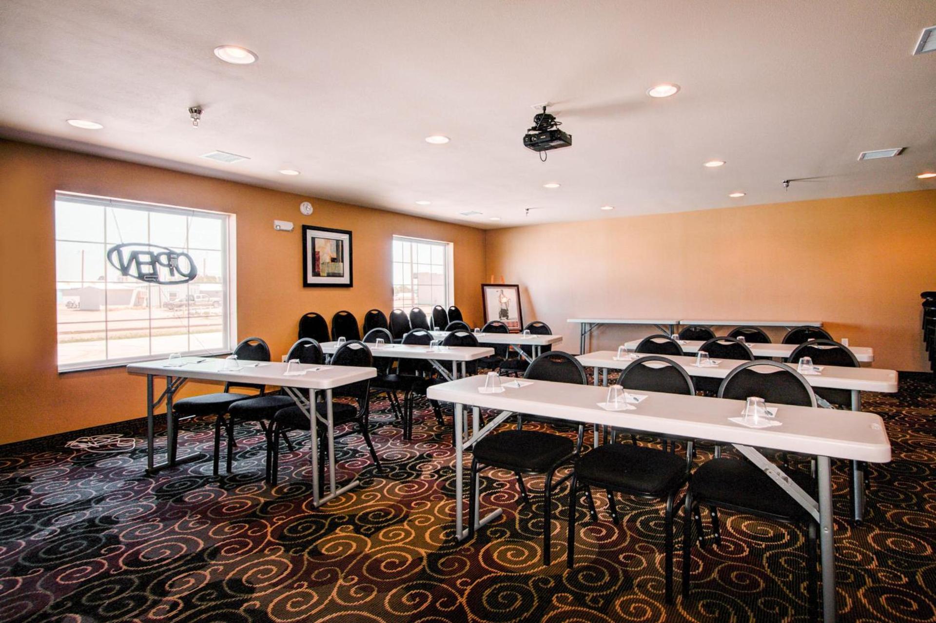 Cobblestone Inn & Suites - Eads photo 16