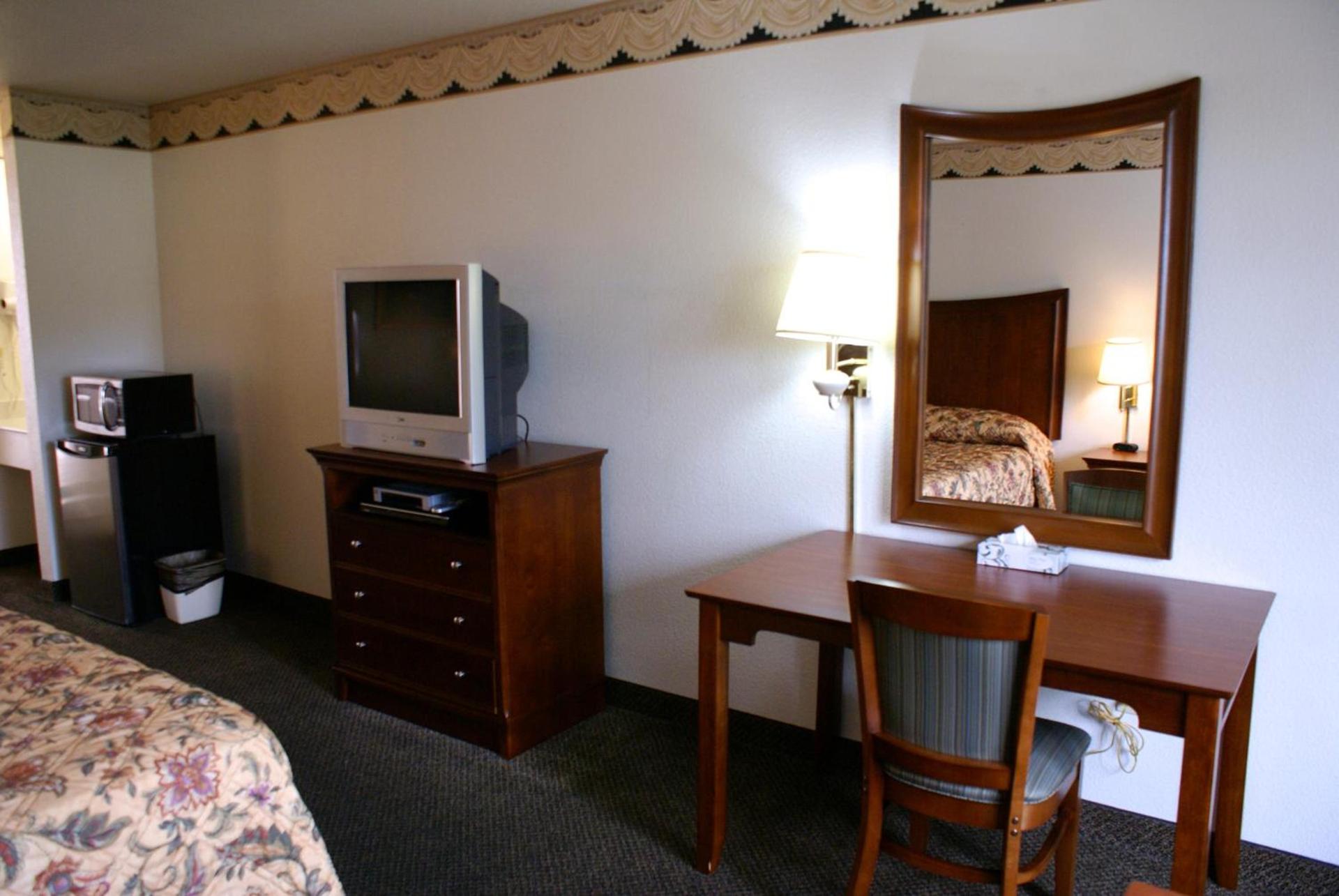 Airport Inn photo 45
