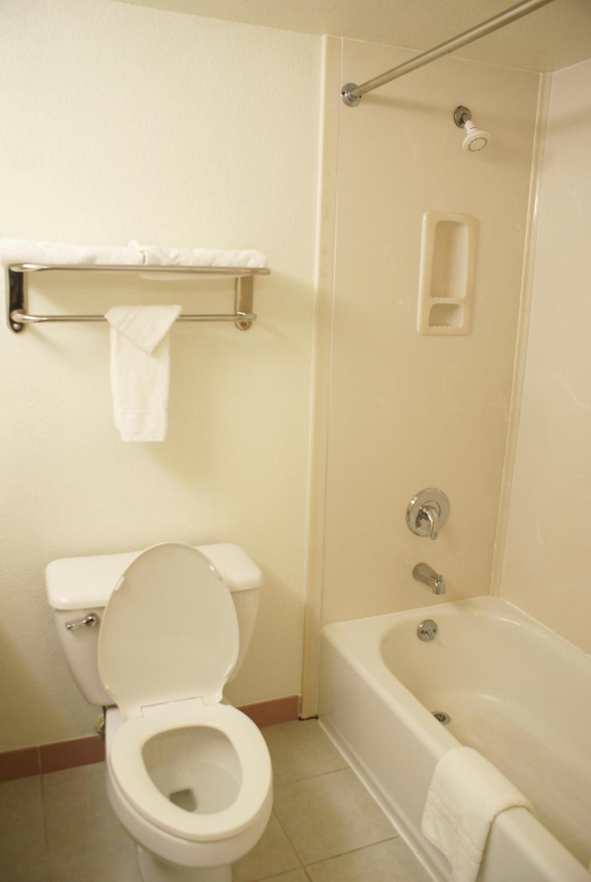 Airport Inn photo 46