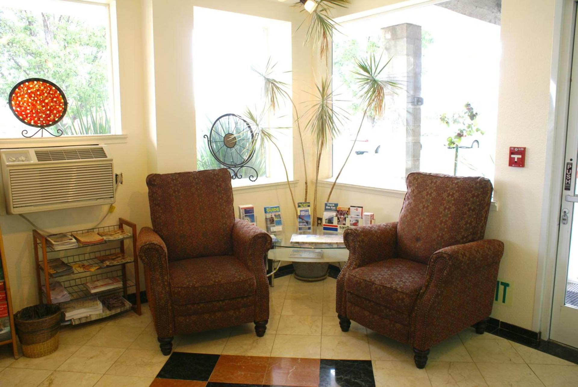 Airport Inn photo 57