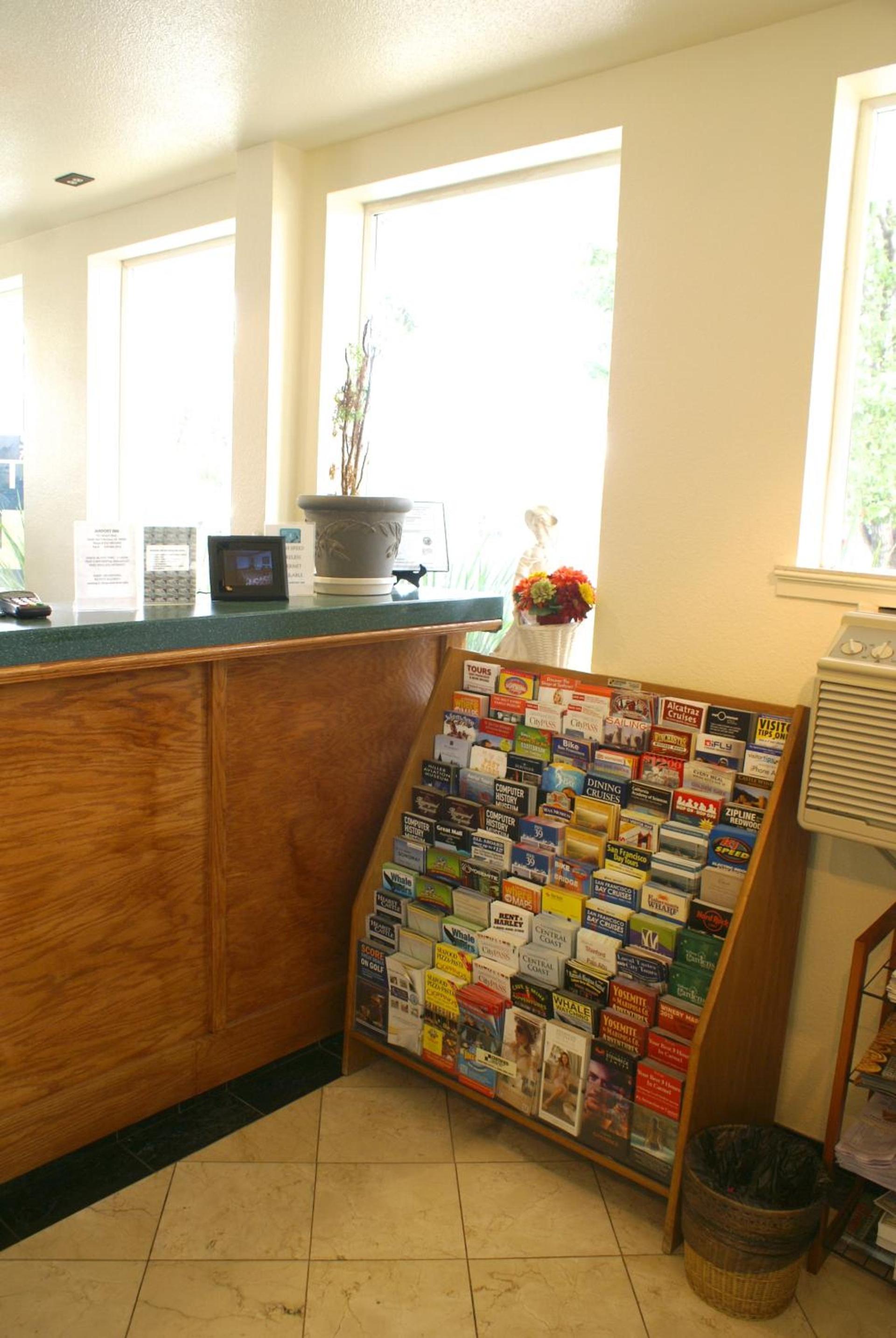 Airport Inn photo 60