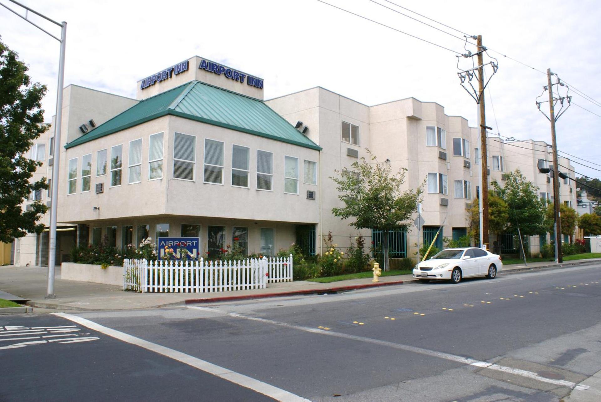 Airport Inn photo 61