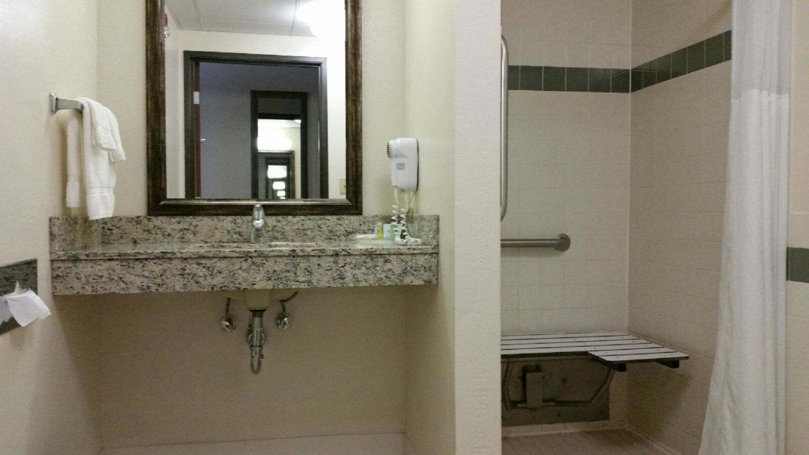 AmericInn by Wyndham Baldwin photo 25