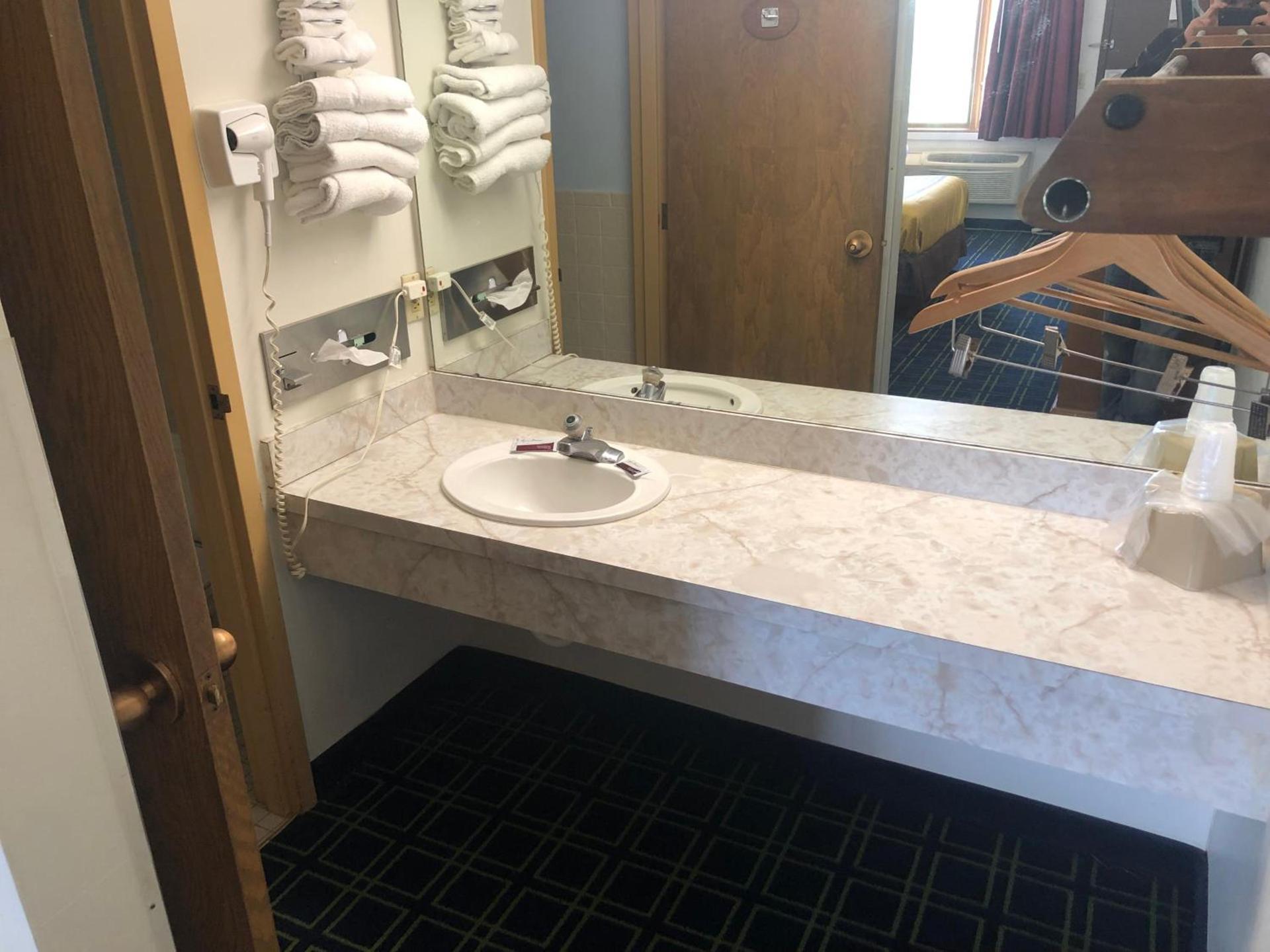 Americas Best Value Inn Seward photo 11