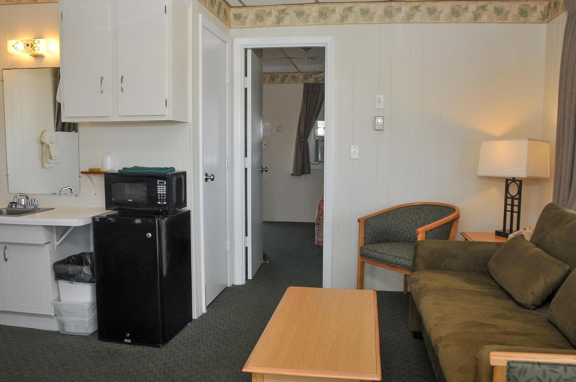 Friendship Oceanfront Suites photo 9