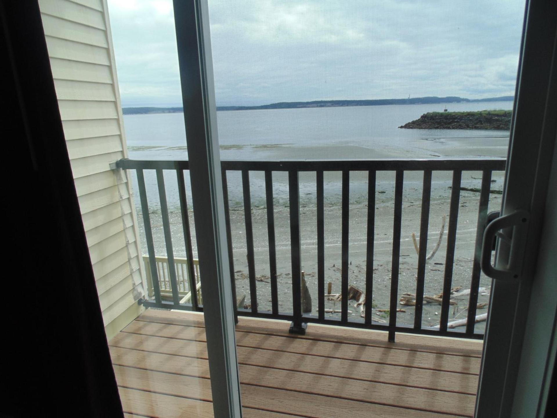 Water Front Inn photo 38