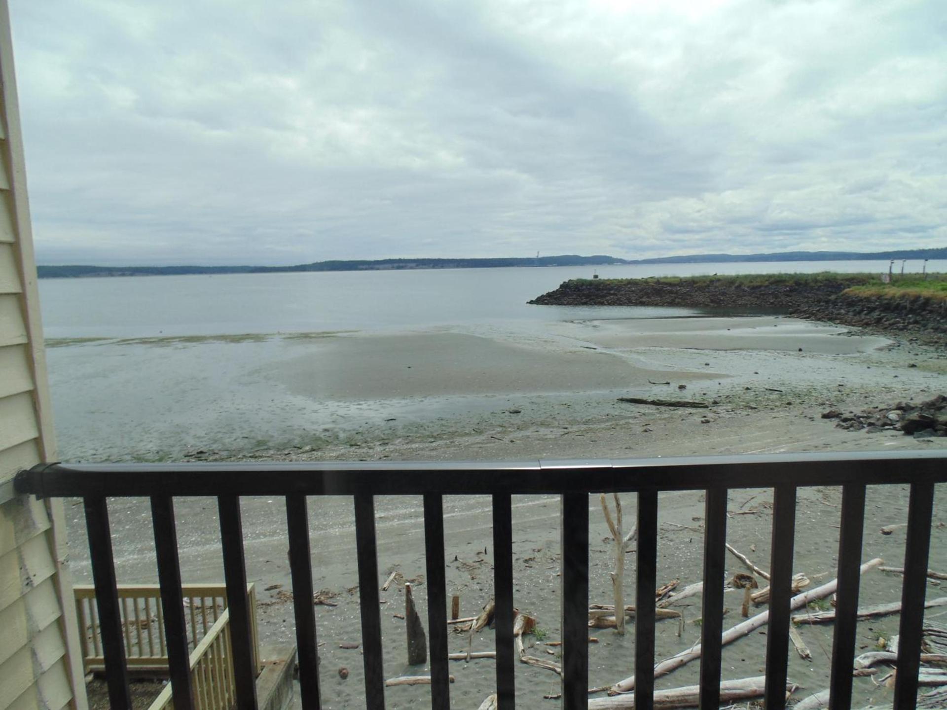 Water Front Inn photo 37