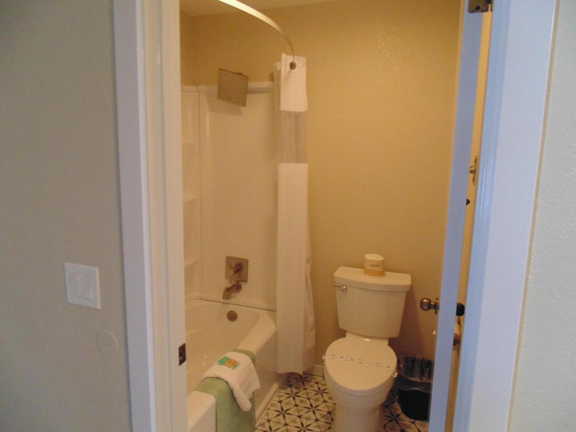 Water Front Inn photo 36