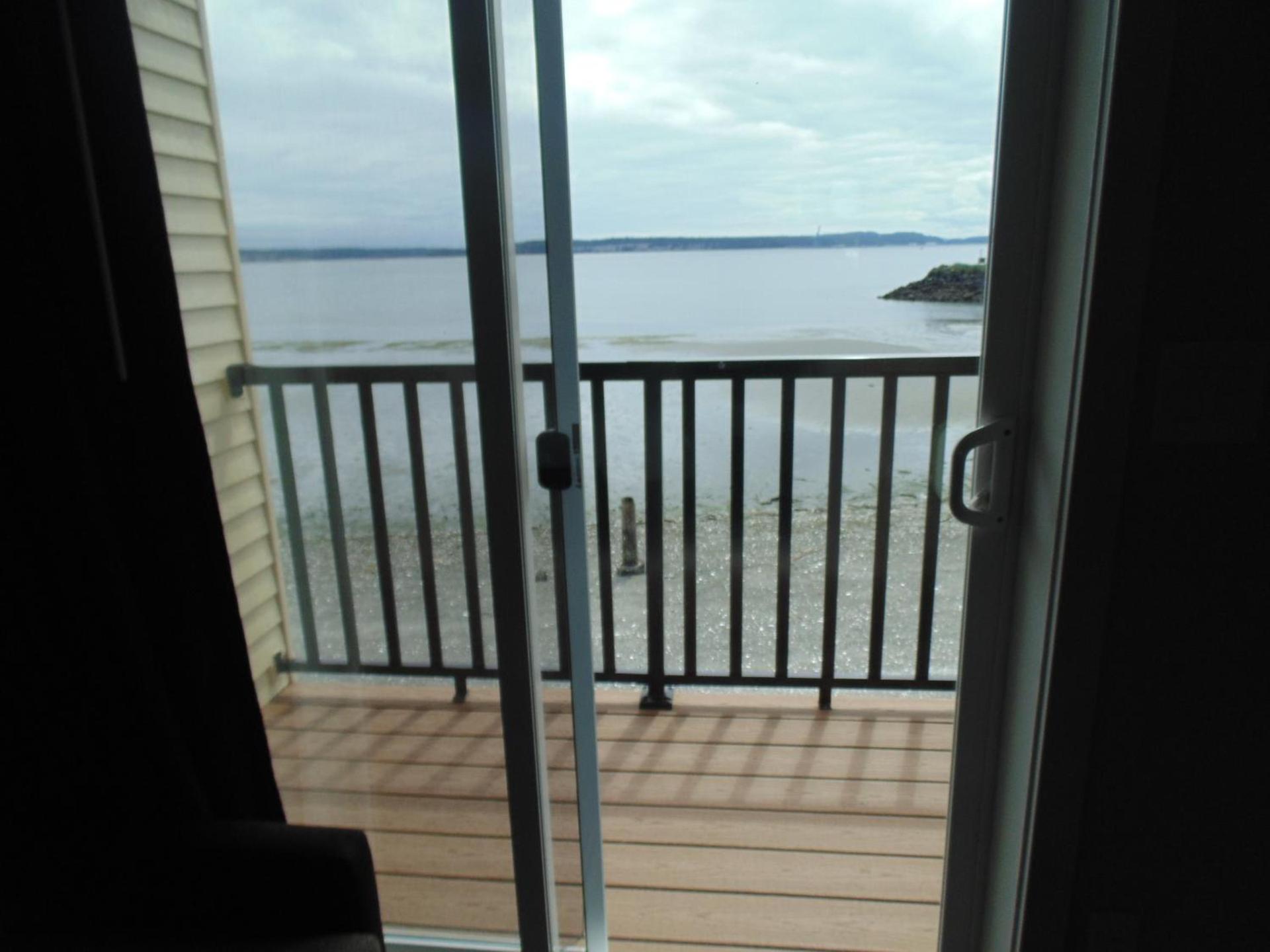 Water Front Inn photo 35