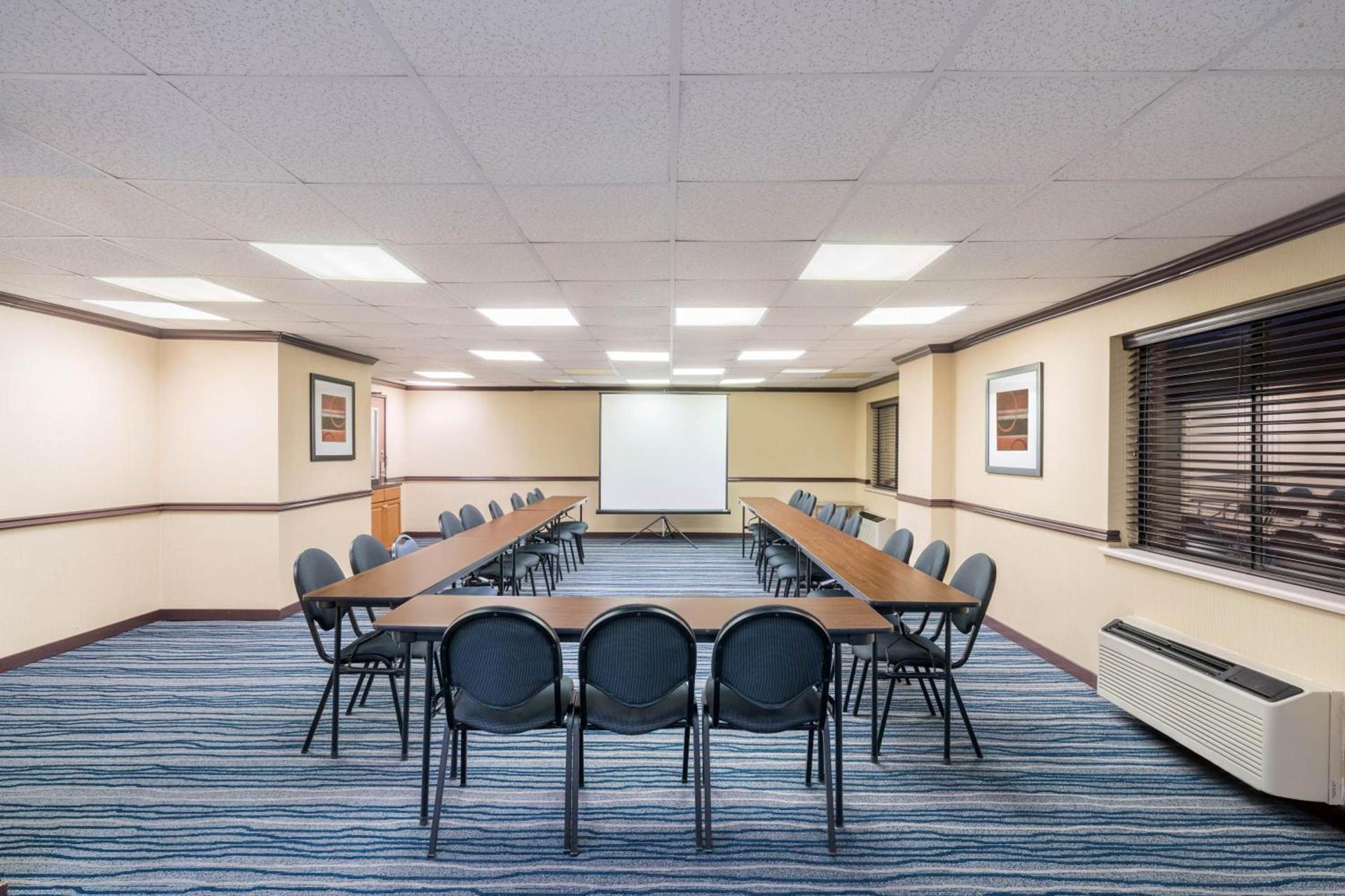 Comfort Inn & Suites Brentwood - Nashville photo 36