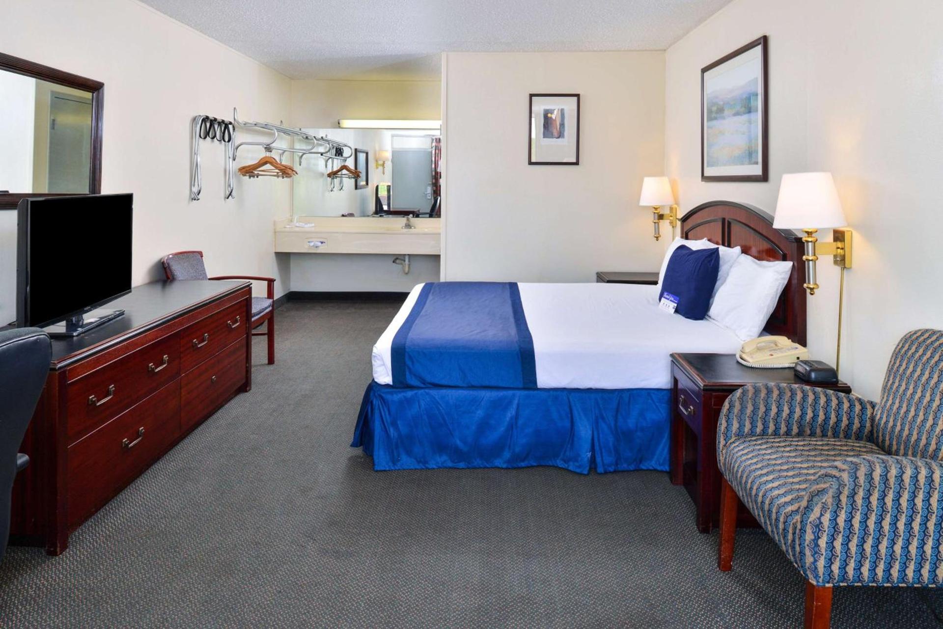 Castle Inn & Suites Anadarko photo 21