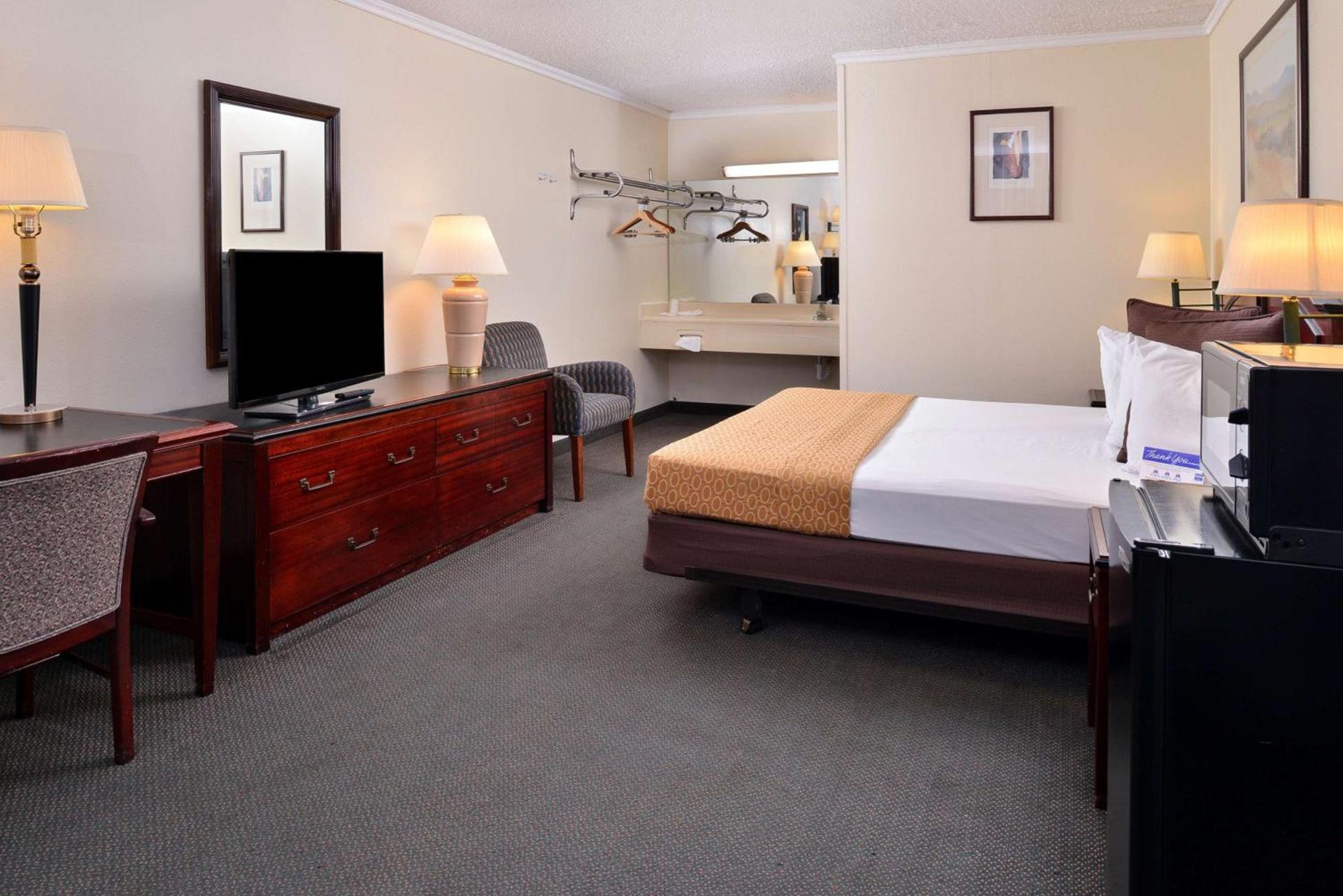 Castle Inn & Suites Anadarko photo 7