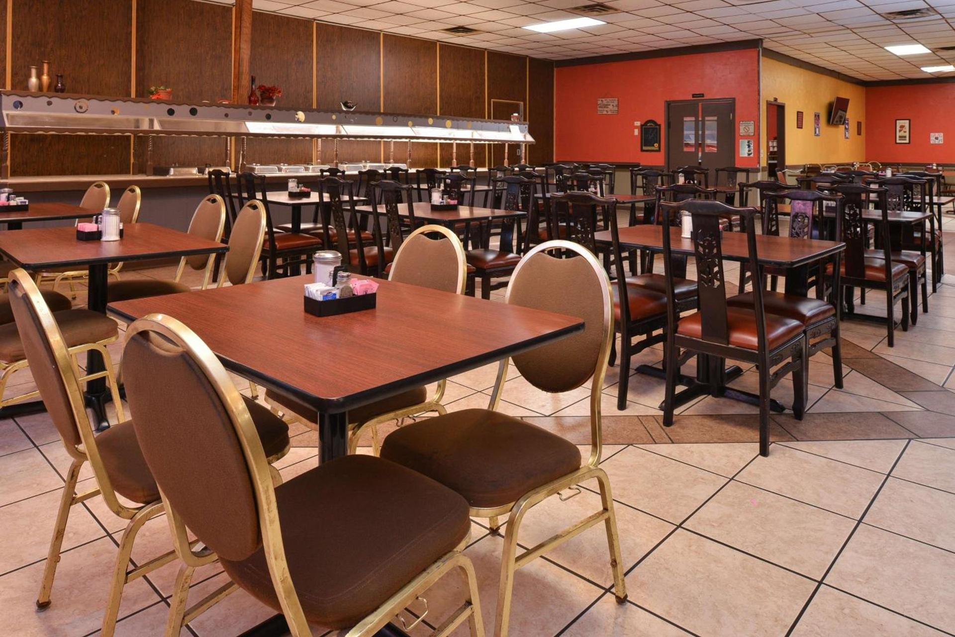 Castle Inn & Suites Anadarko photo 12