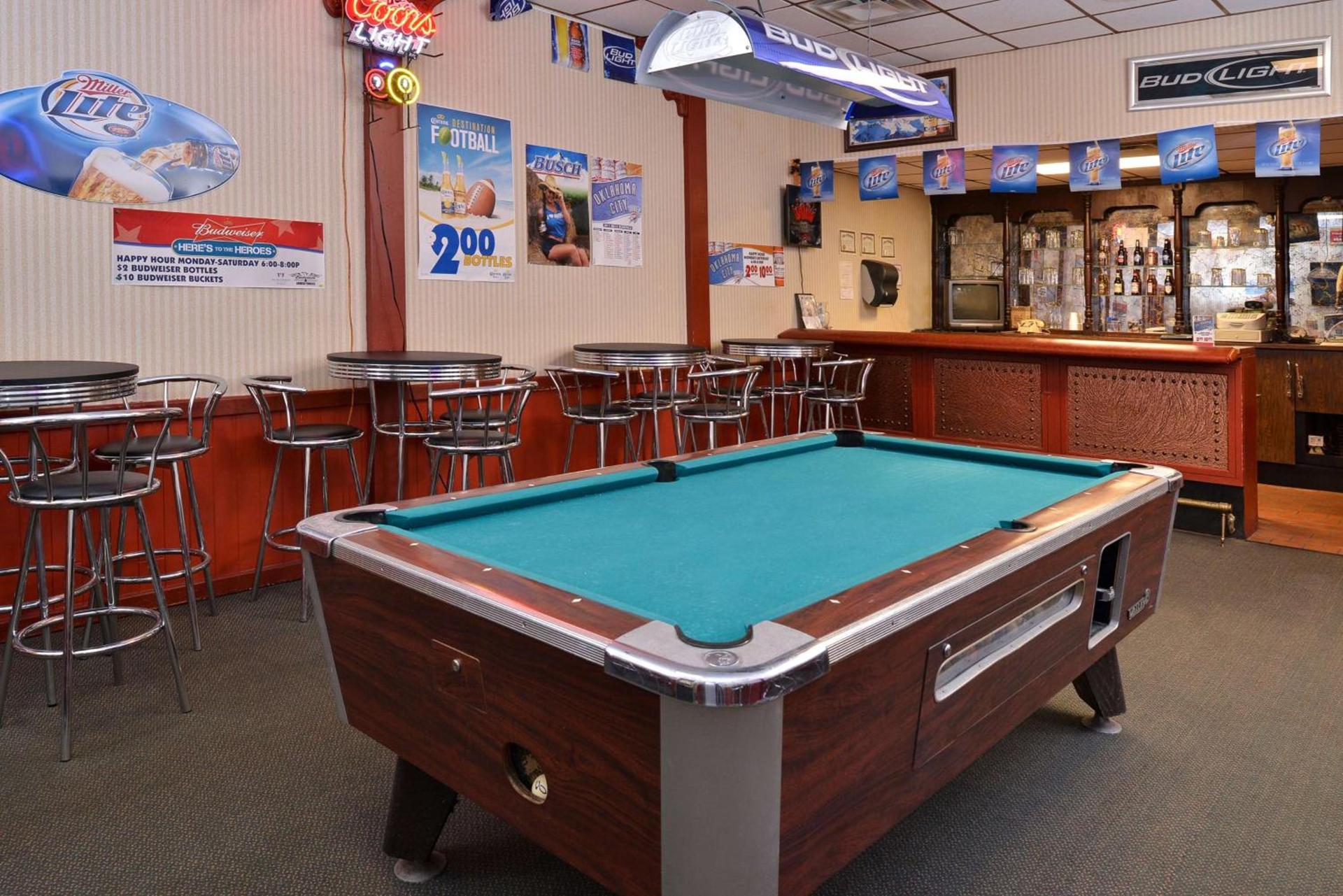 Castle Inn & Suites Anadarko photo 14