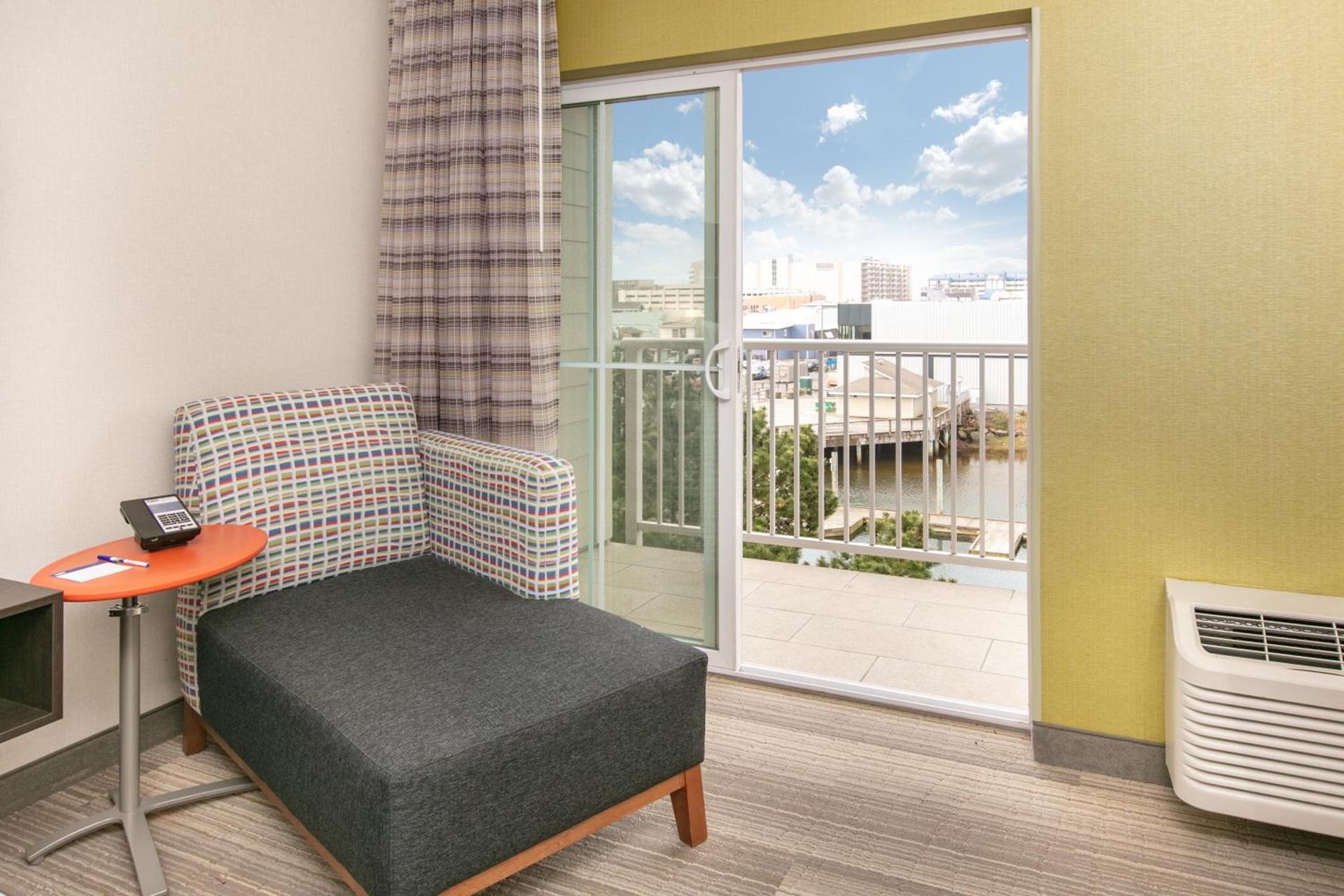 Holiday Inn Express Hotel & Suites Seaside Convention Center by IHG photo 3