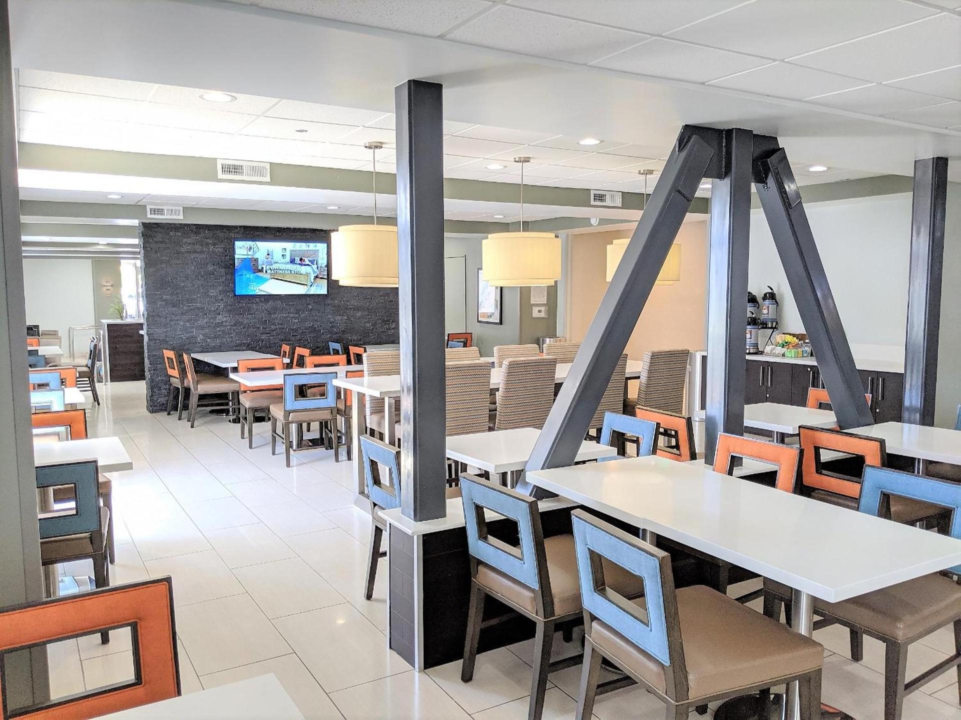 Best Western Plus Commerce Hotel photo 46