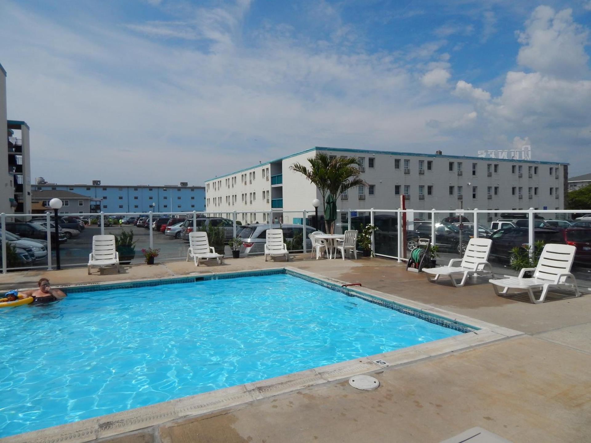 Seabonay Oceanfront Motel photo 18