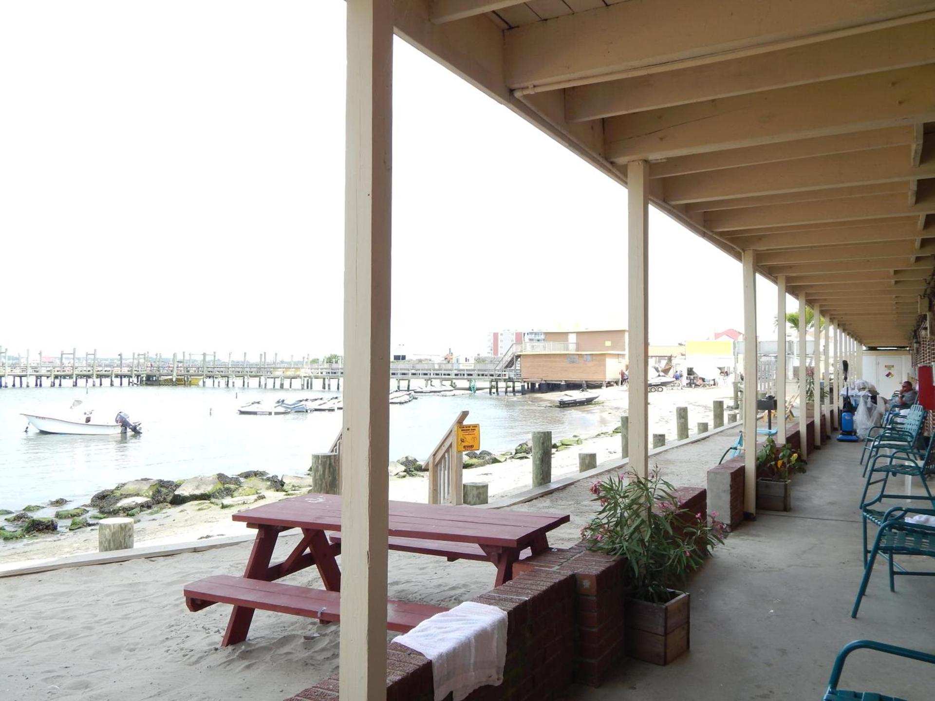Oceanic Motel photo 25