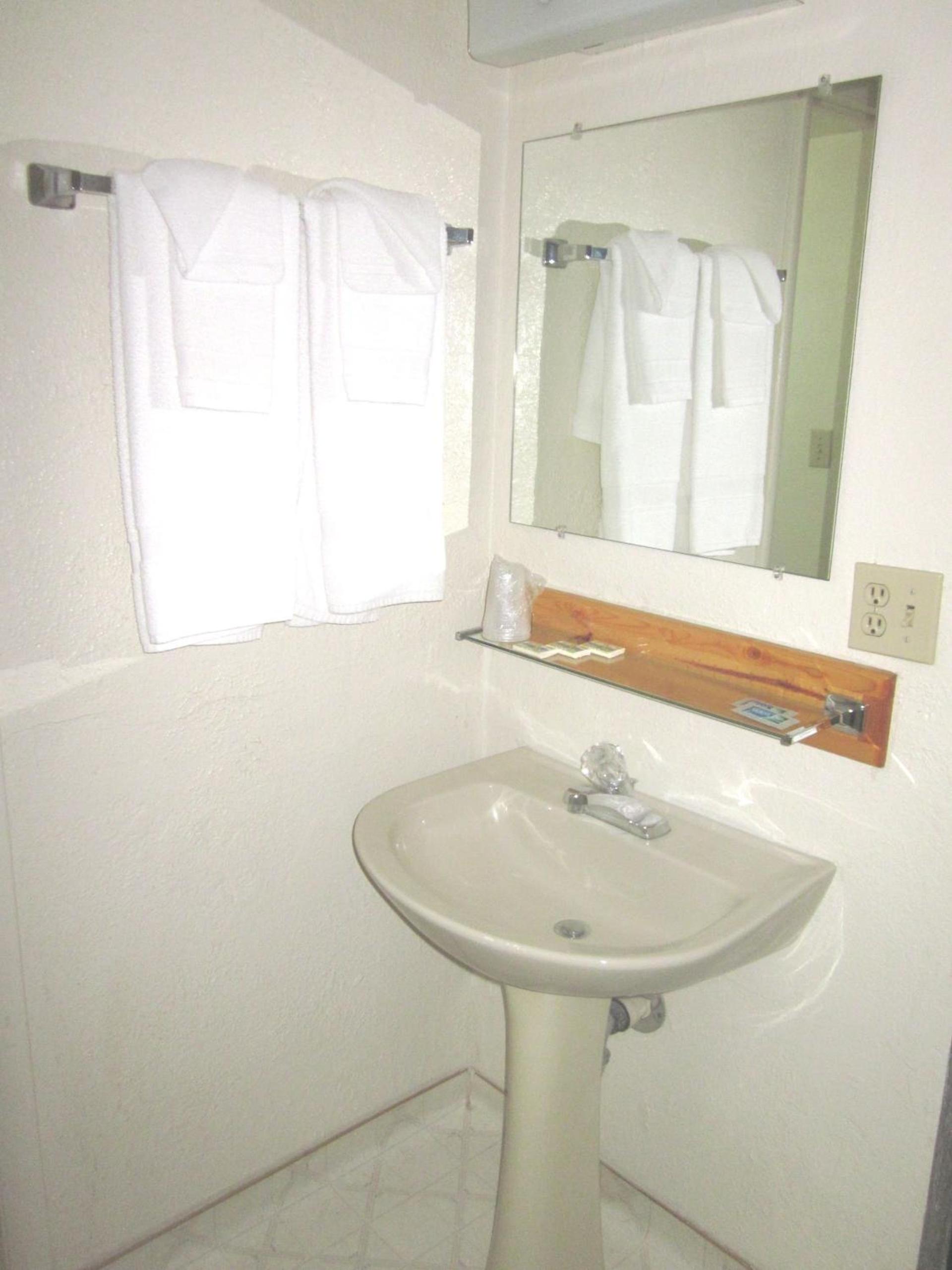 Color Country Motel photo 12