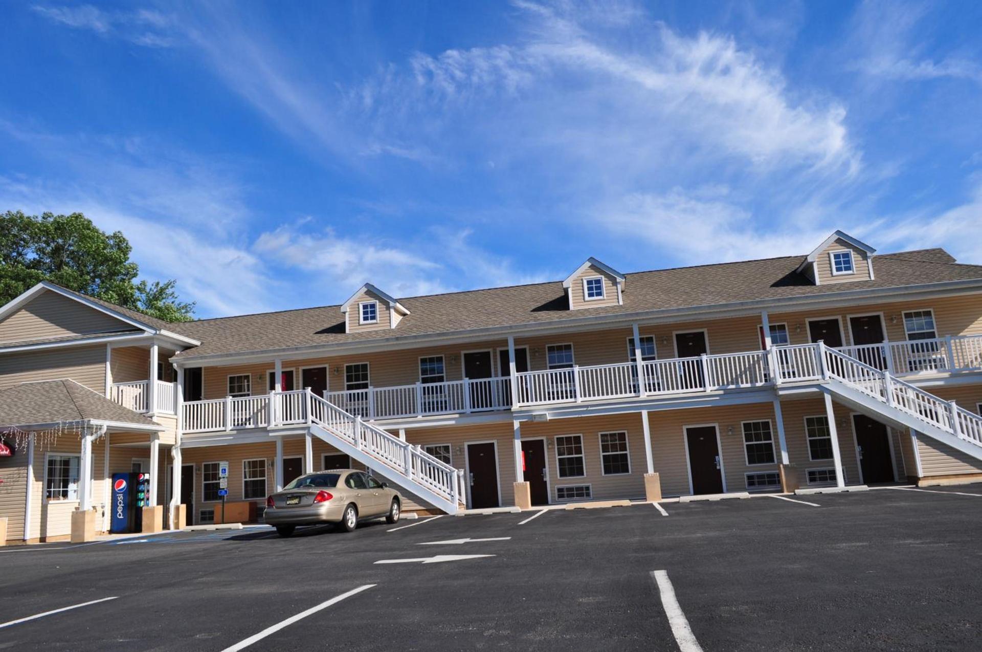 At 9 Motel Near Freehold I-195 photo 53