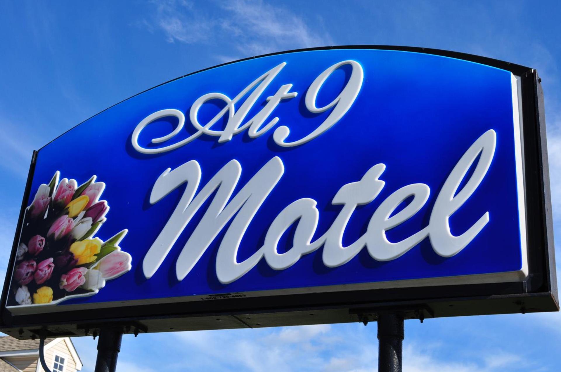 At 9 Motel Near Freehold I-195 photo 51