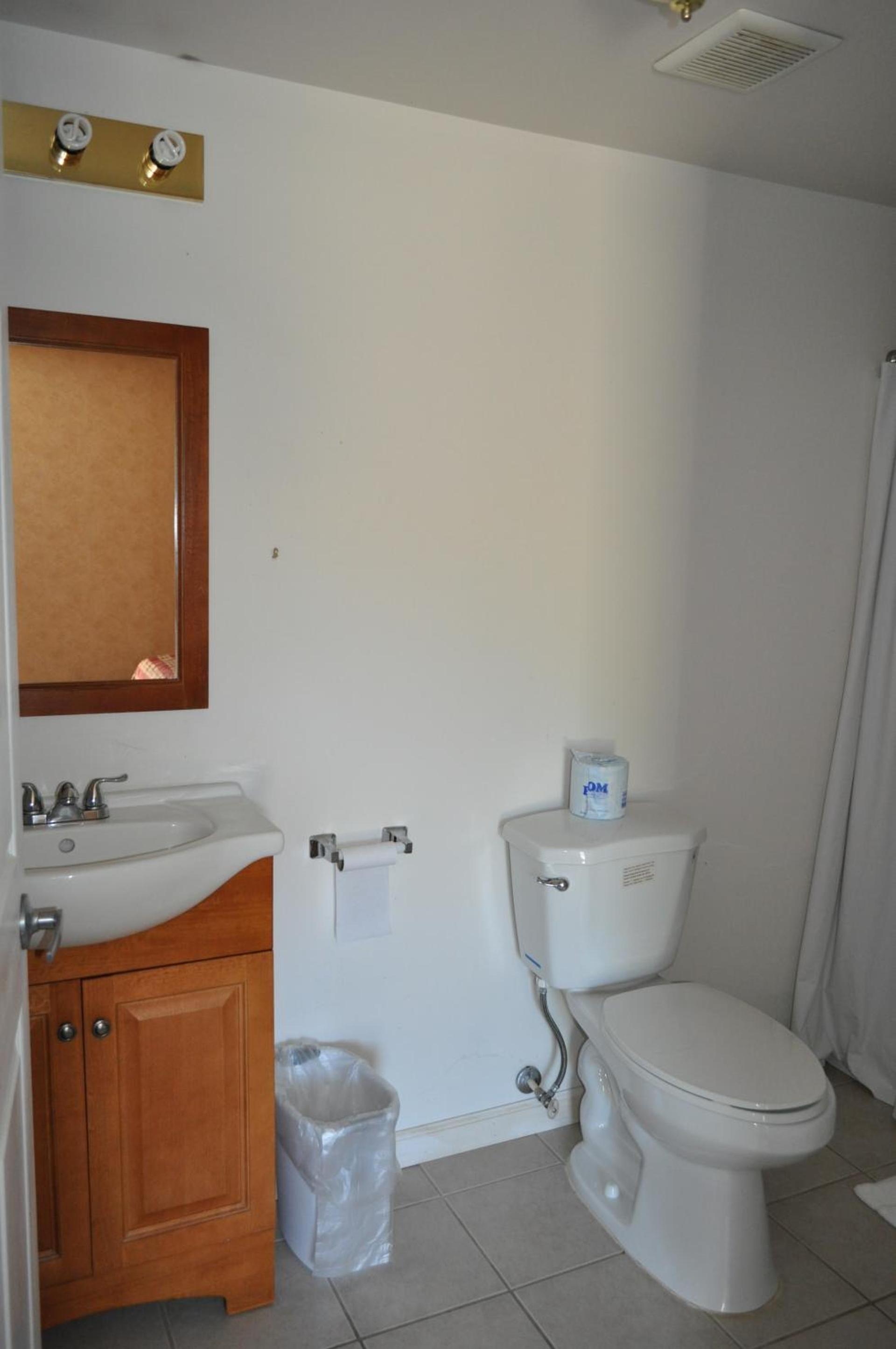 At 9 Motel Near Freehold I-195 photo 68
