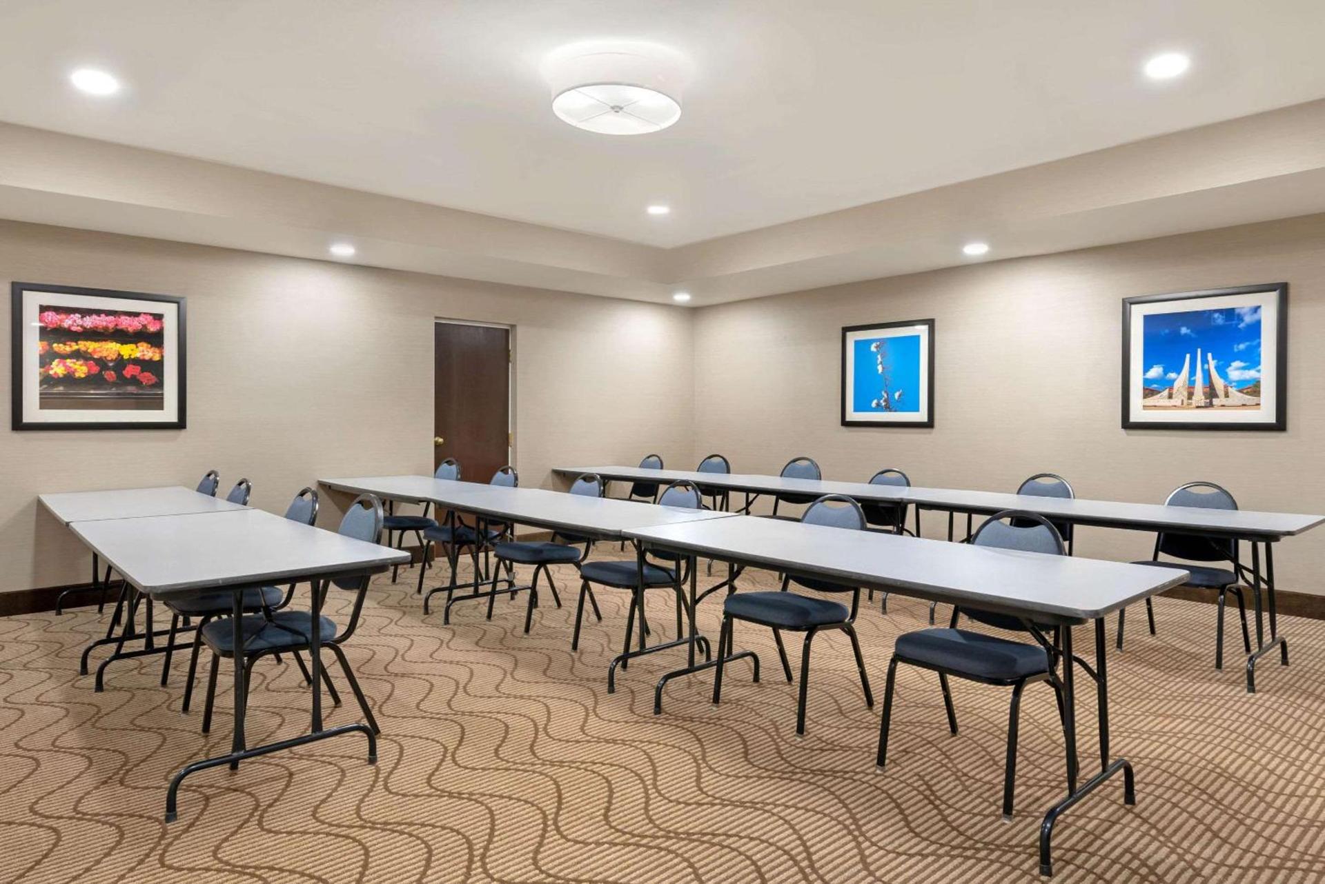 Comfort Suites Lafayette University Area photo 13