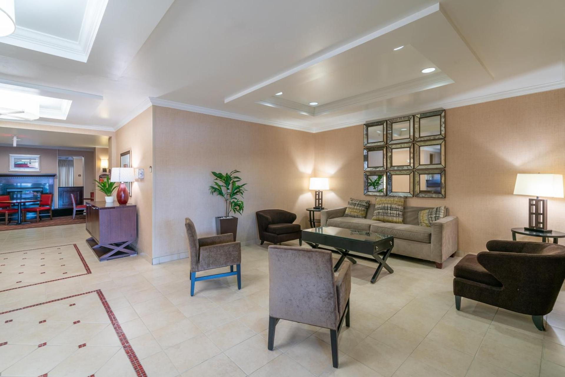 City Express by Marriott Washington, DC Northeast photo 10
