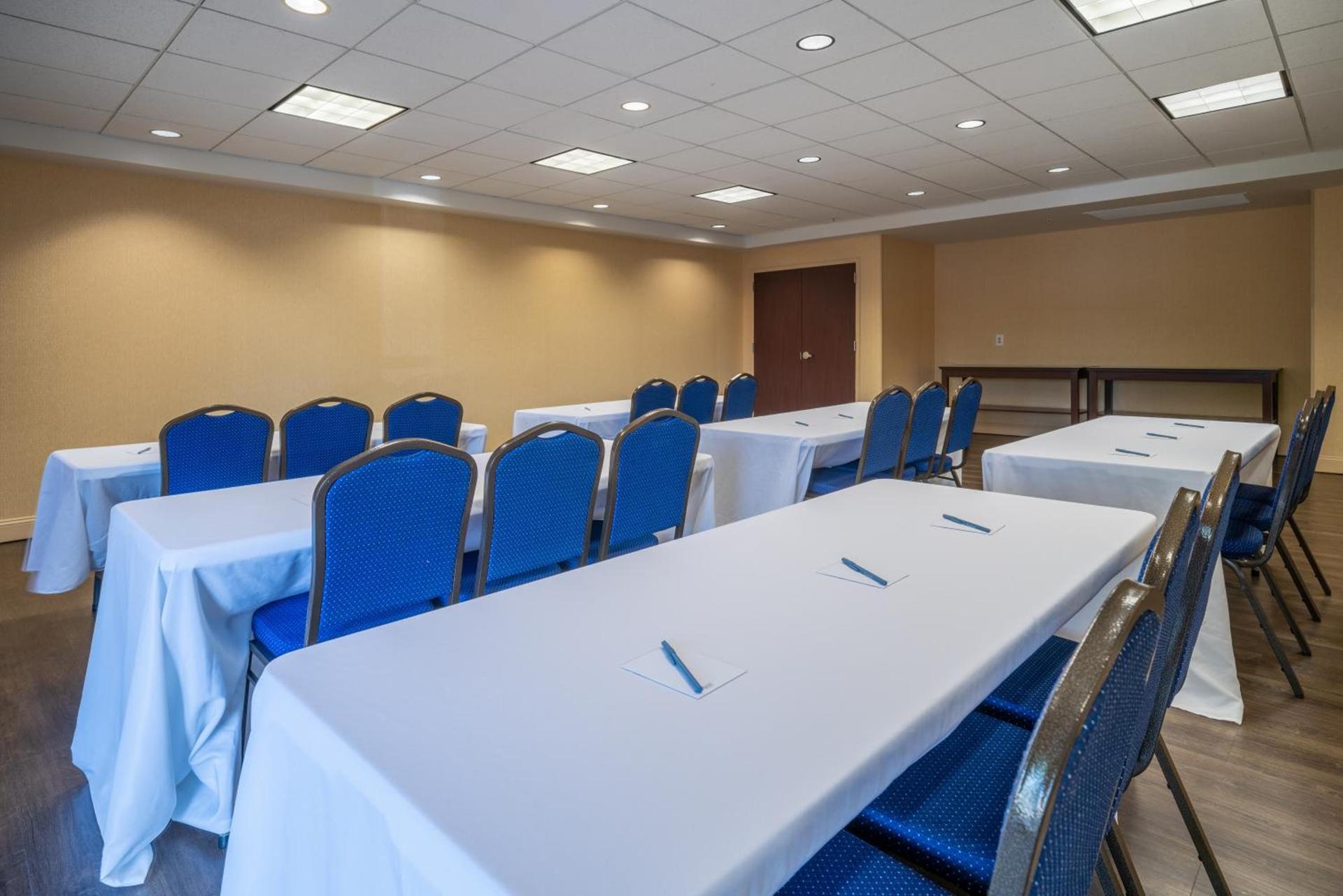 City Express by Marriott Washington, DC Northeast photo 11