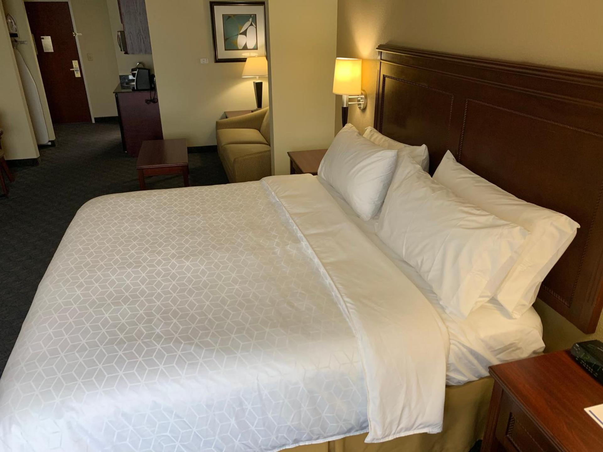 Holiday Inn Express Hotel & Suites Pampa by IHG photo 7