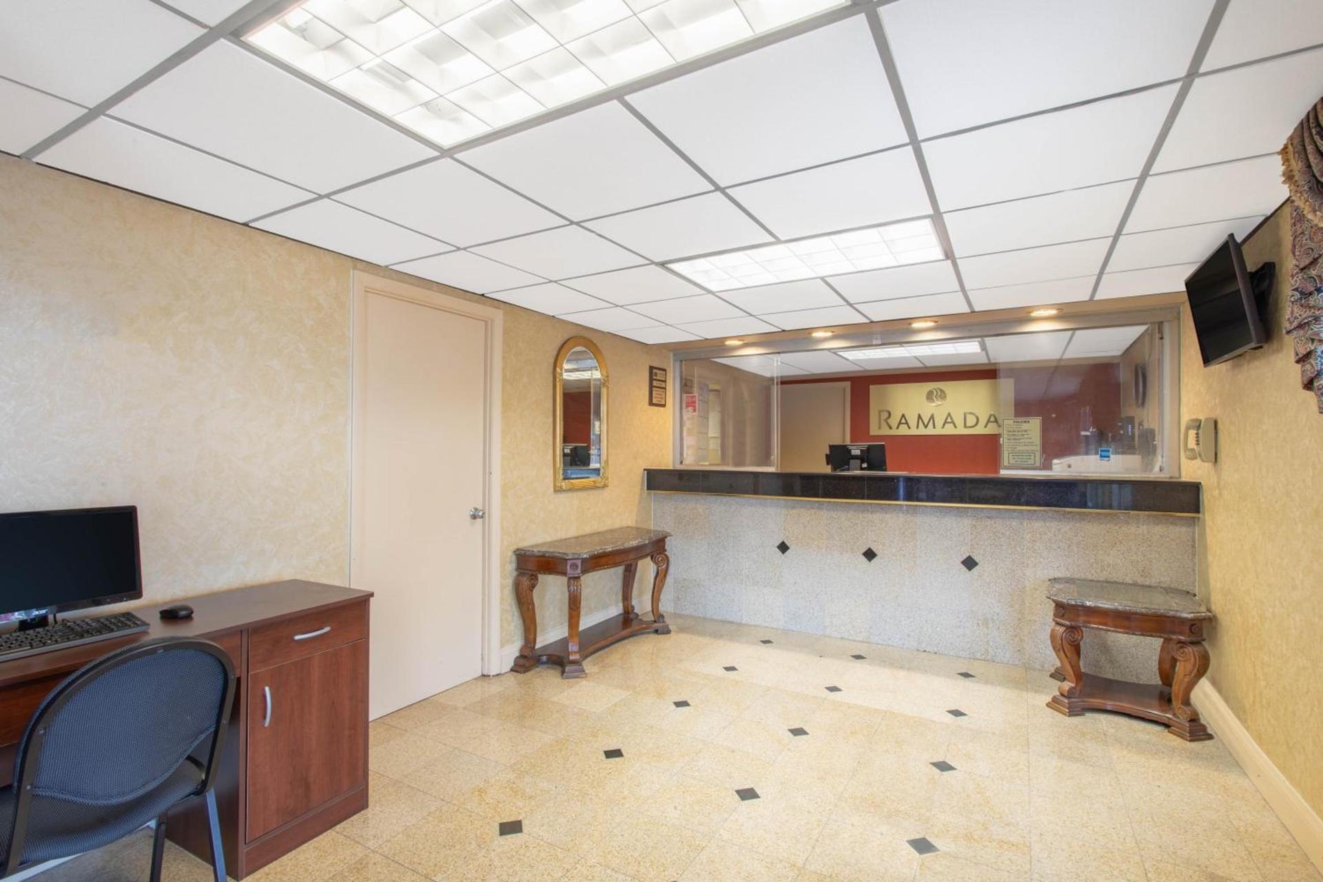 Ramada Limited Cockeysville photo 2