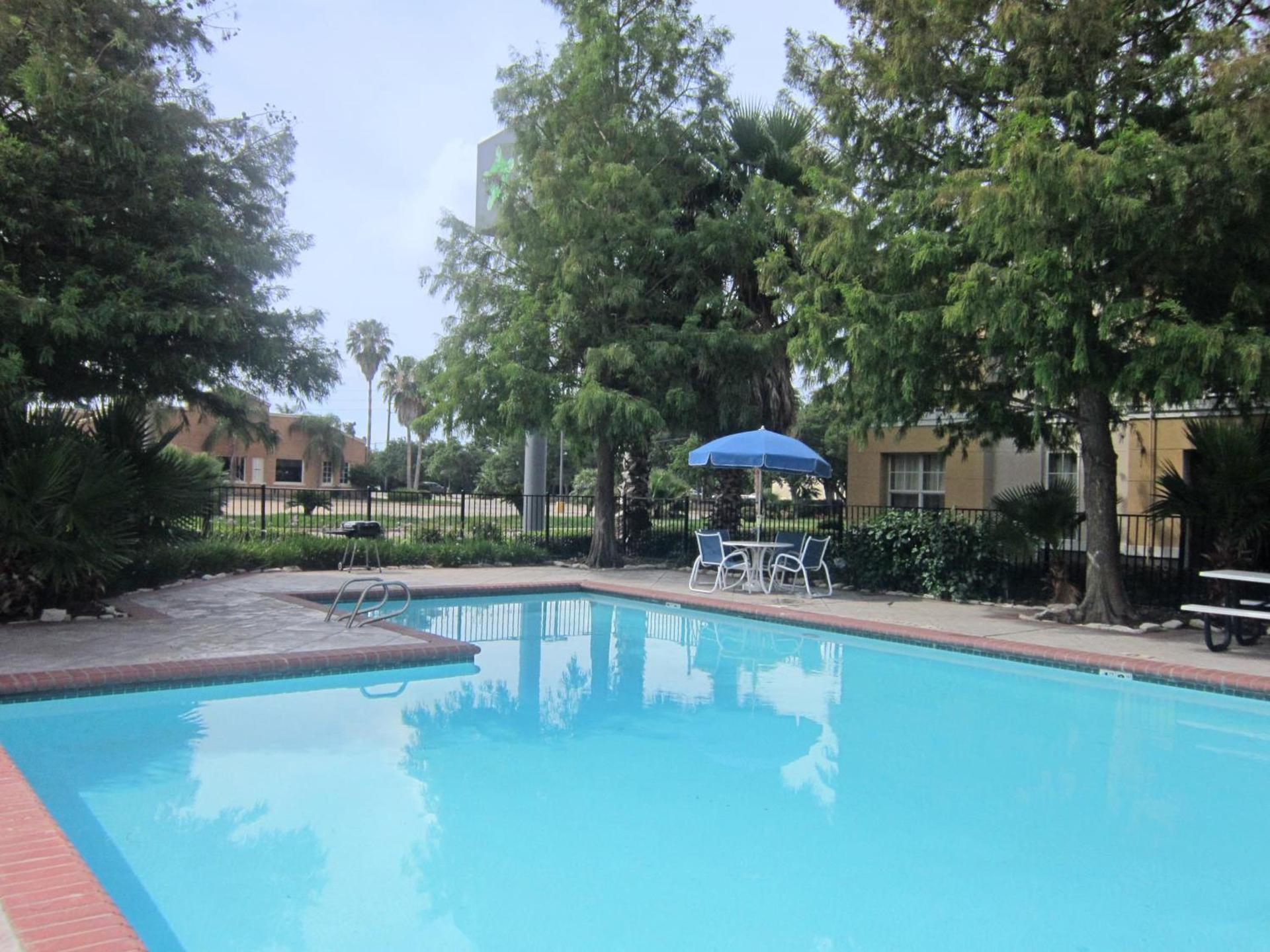 Sonesta Simply Suites Stafford photo 2