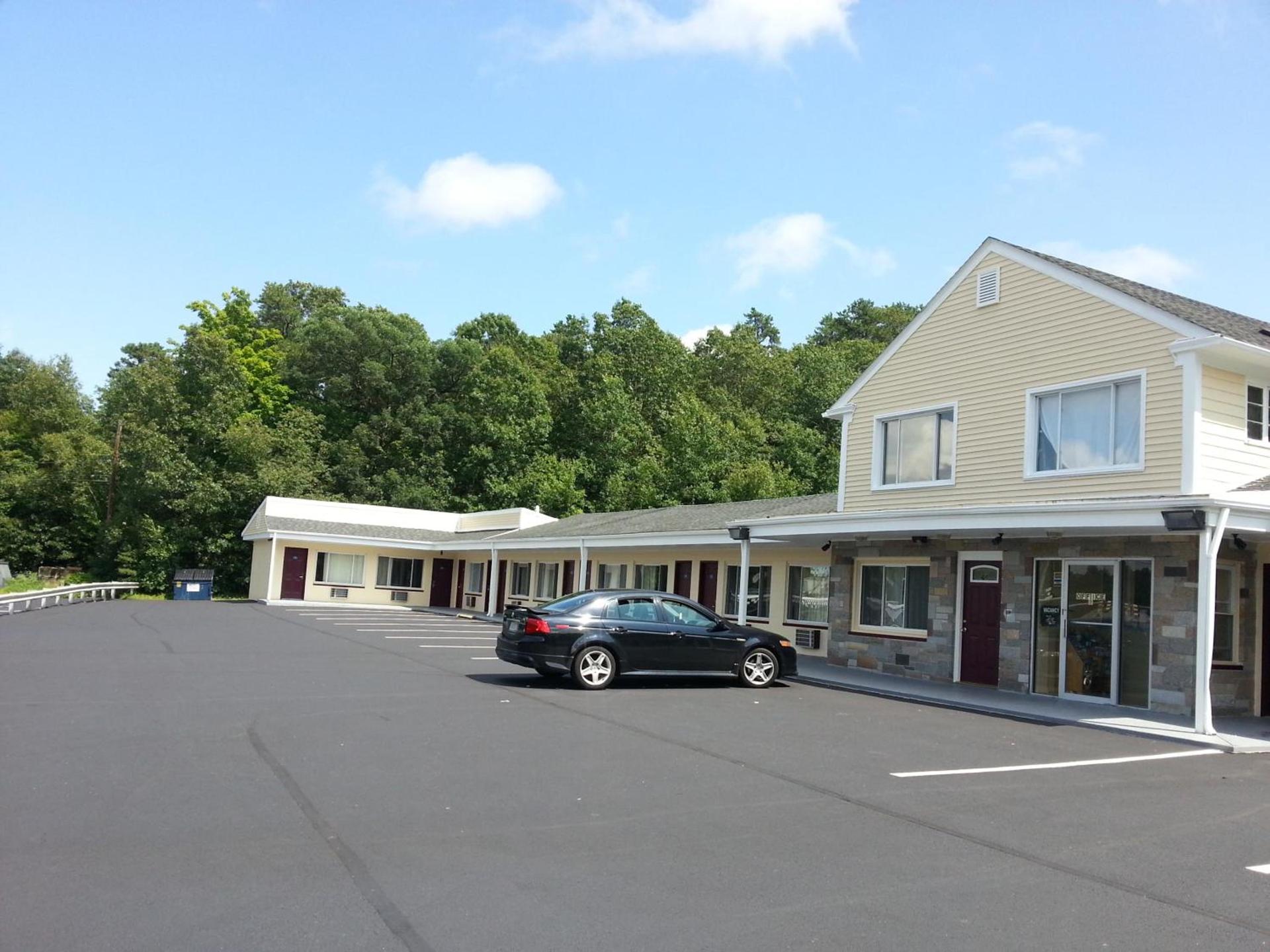 Americas Best Value Inn Providence-North Scituate photo 1