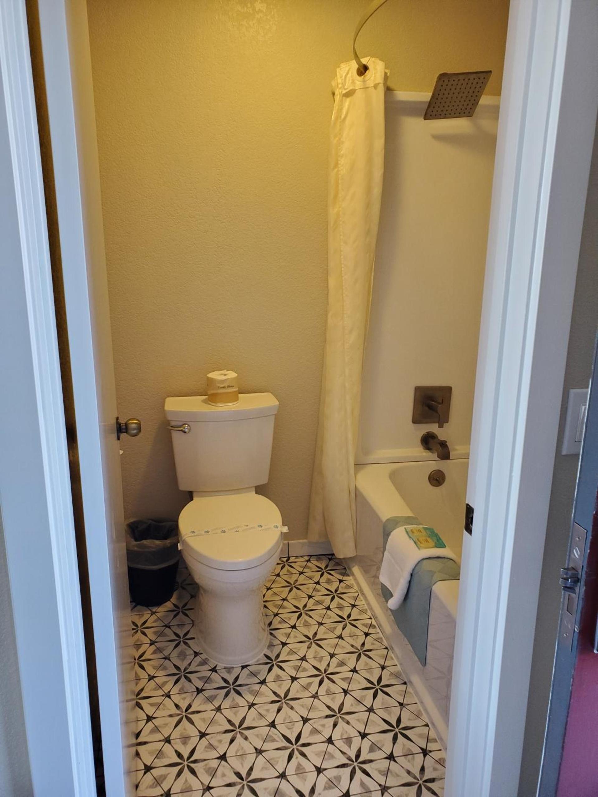 Water Front Inn photo 25