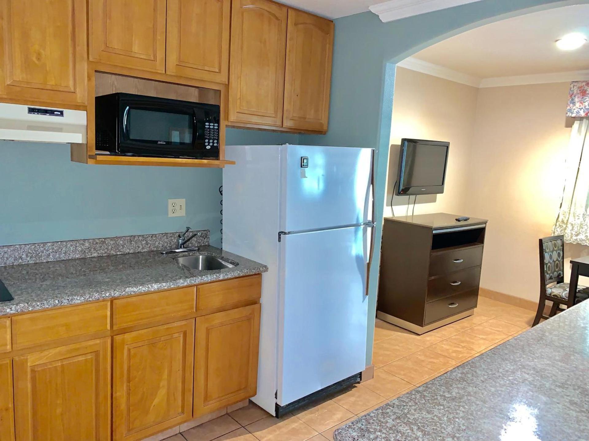 Olive Tree Inn & Suites, a Howard Johnson by Wyndham photo 33