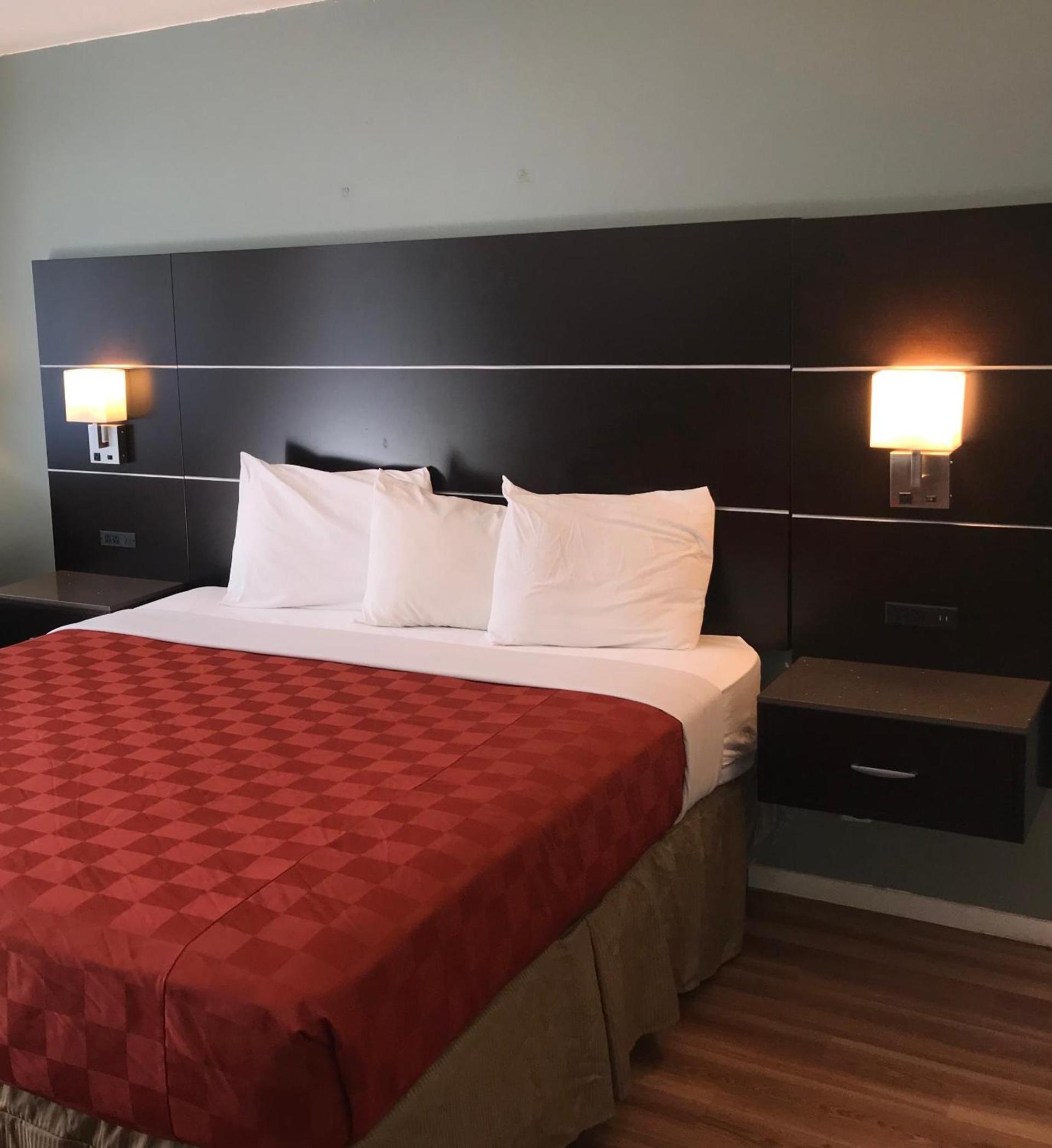 Olive Tree Inn & Suites, a Howard Johnson by Wyndham photo 30