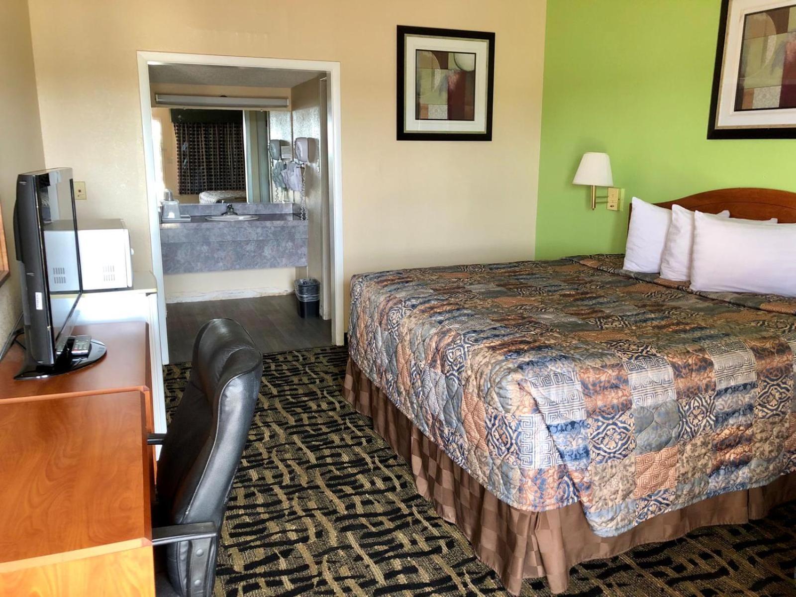 Lone Star Inn photo 19