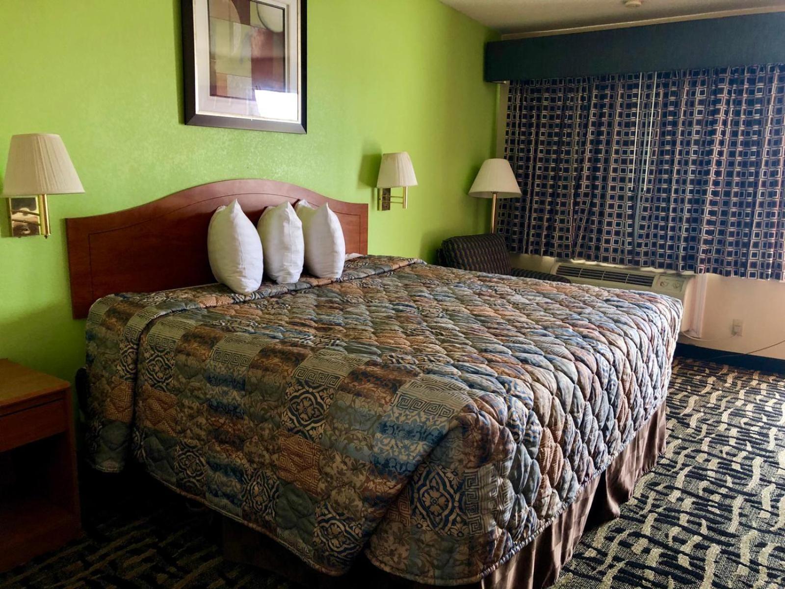 Lone Star Inn photo 18