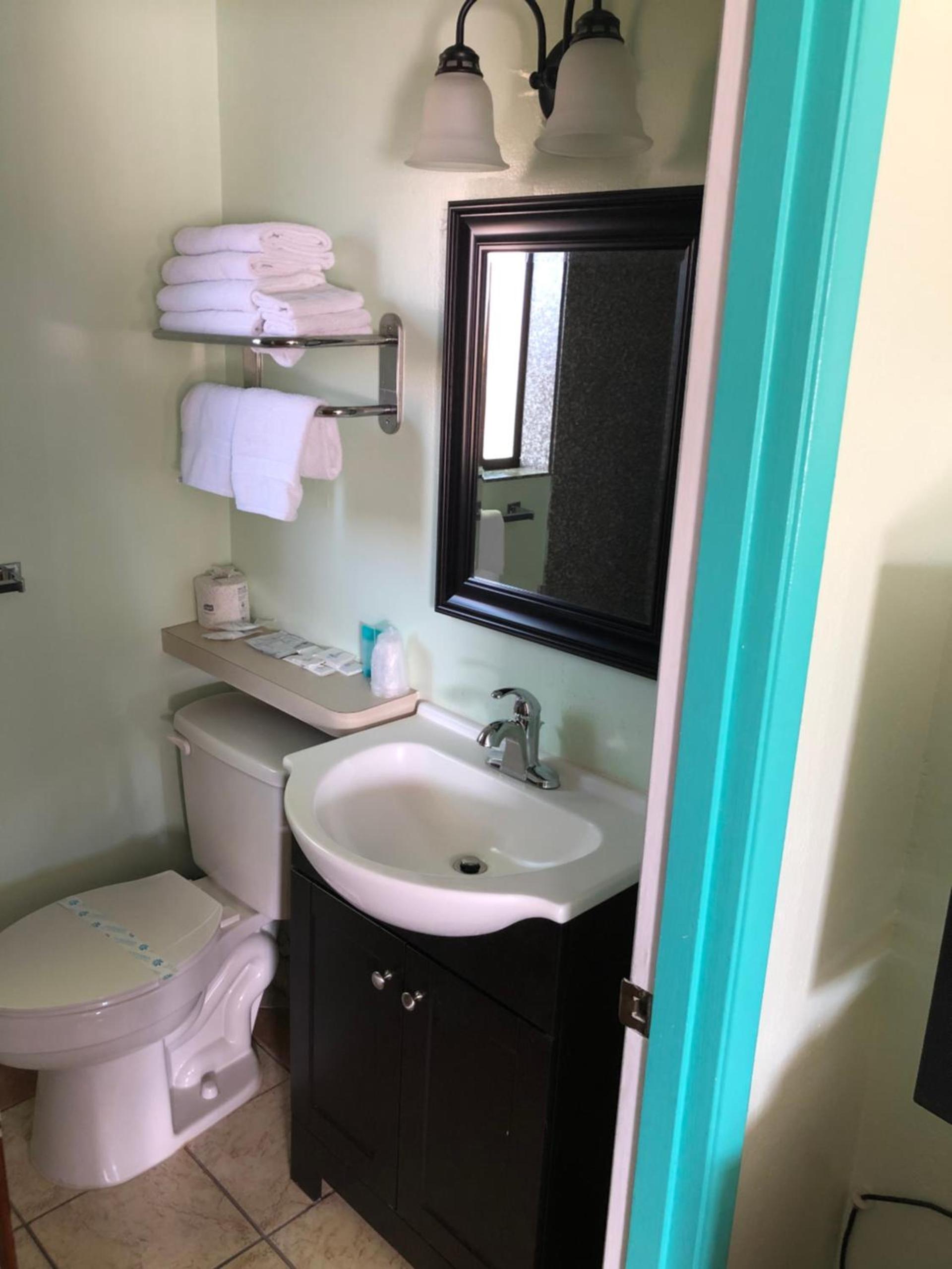 Klamath Motor Lodge photo 26