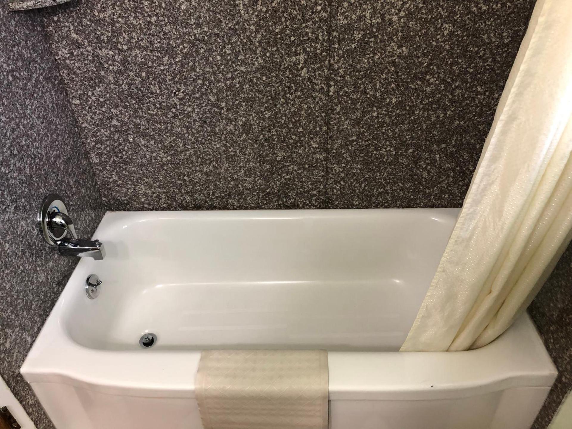 Klamath Motor Lodge photo 25