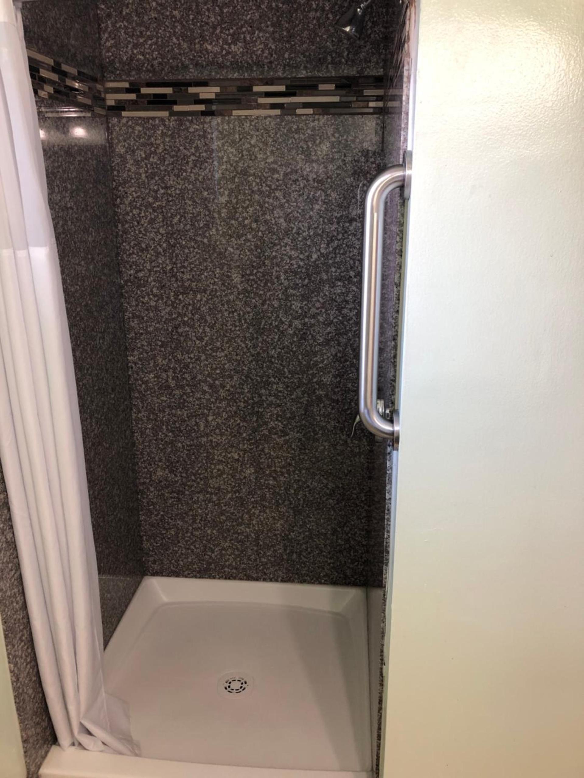 Klamath Motor Lodge photo 22