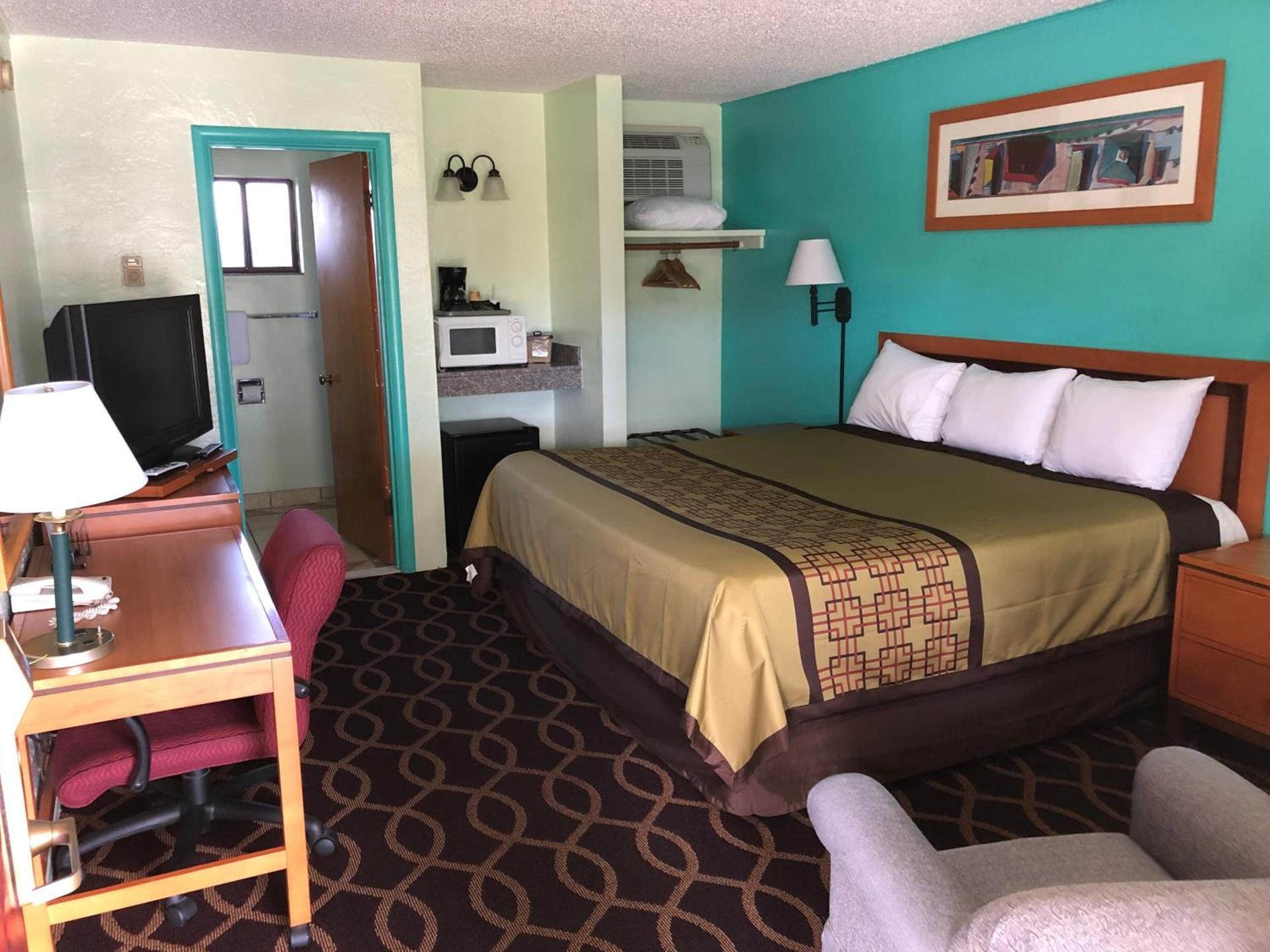 Klamath Motor Lodge photo 19