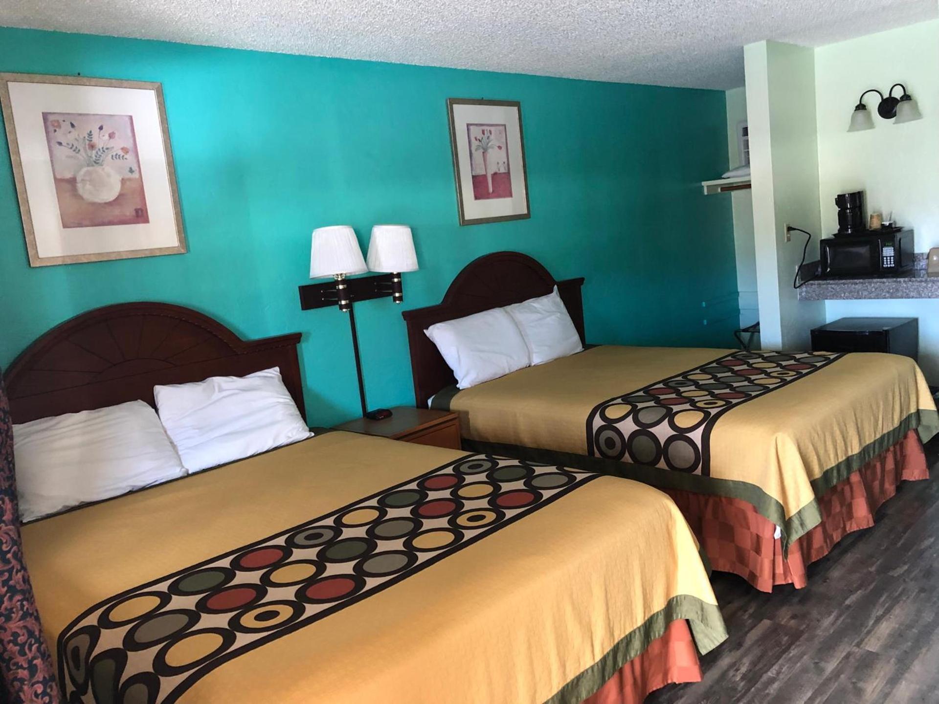 Klamath Motor Lodge photo 17