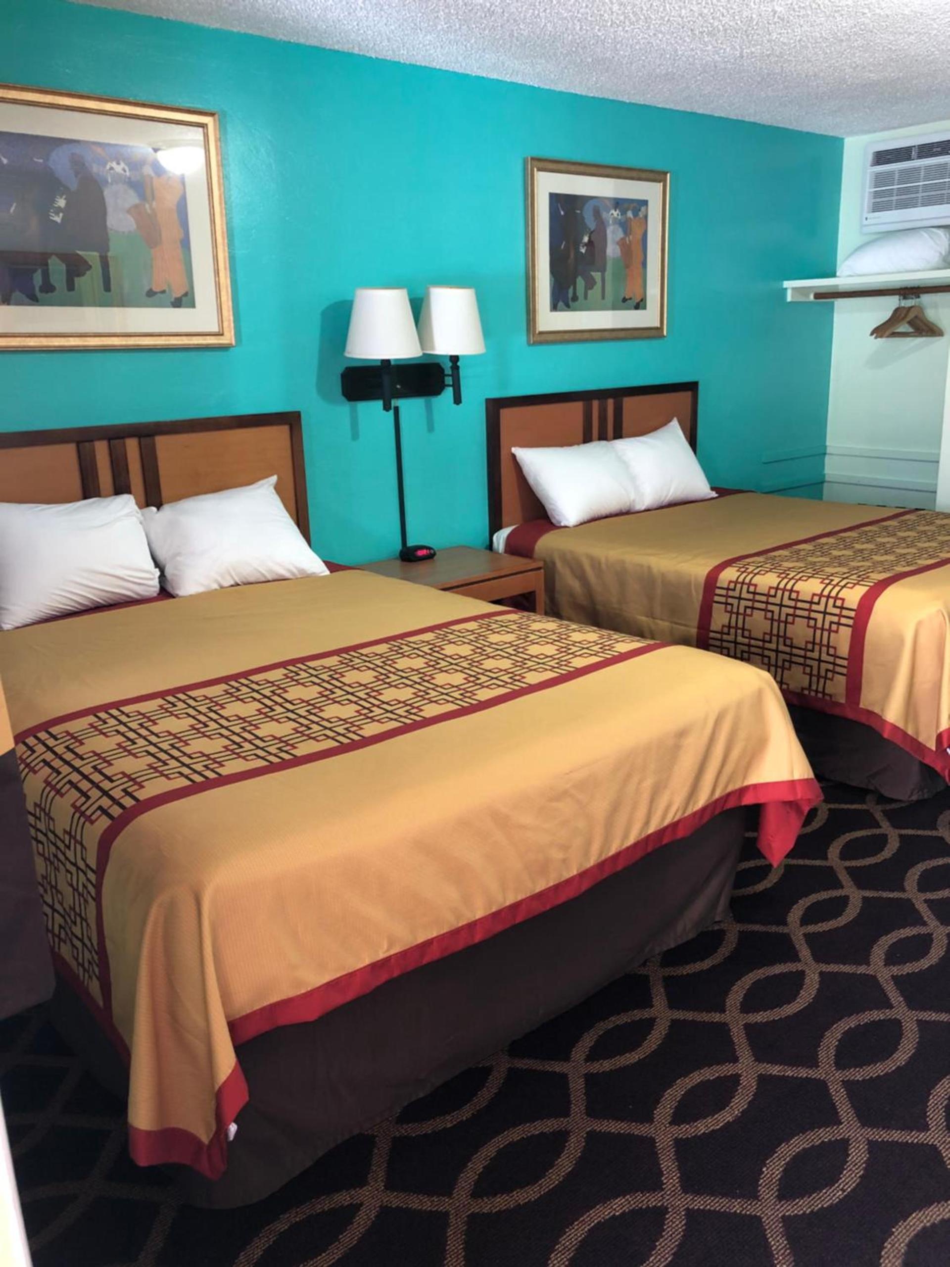 Klamath Motor Lodge photo 15