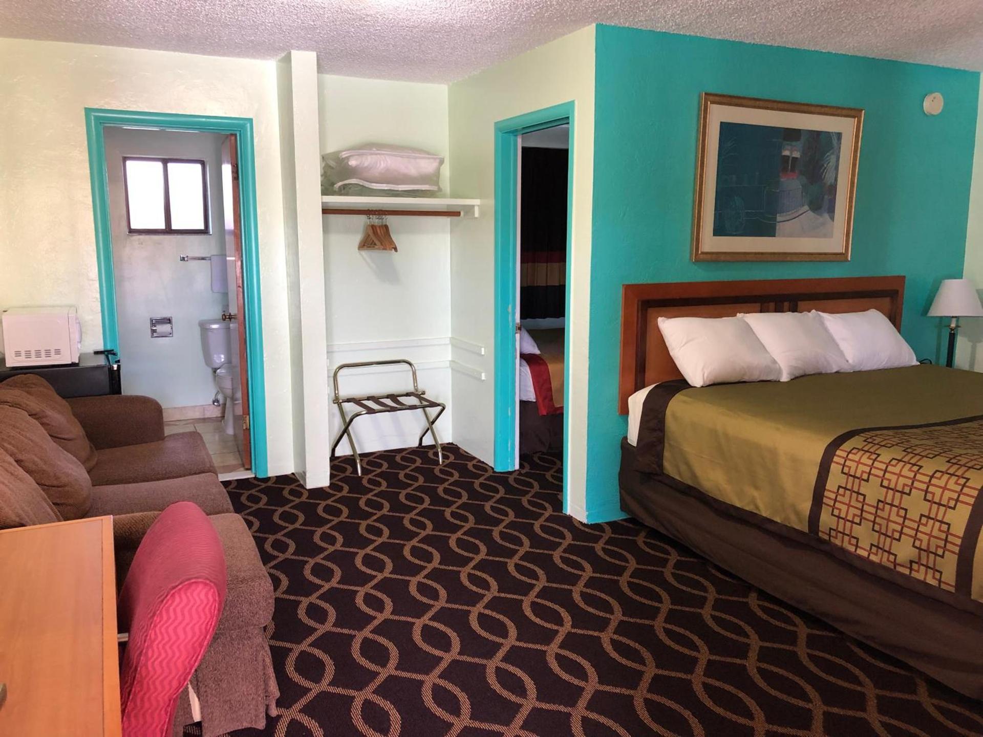 Klamath Motor Lodge photo 13