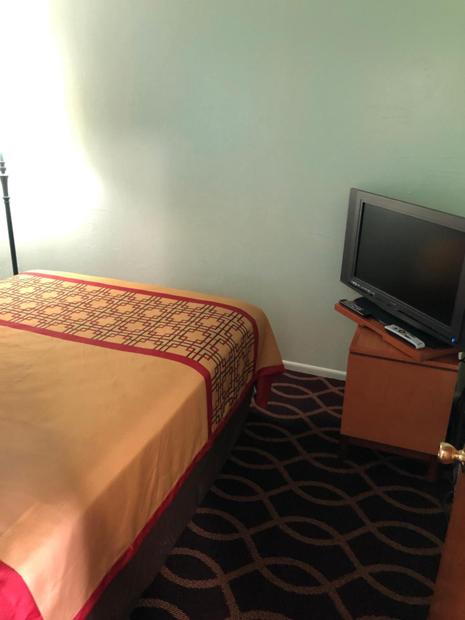 Klamath Motor Lodge photo 11