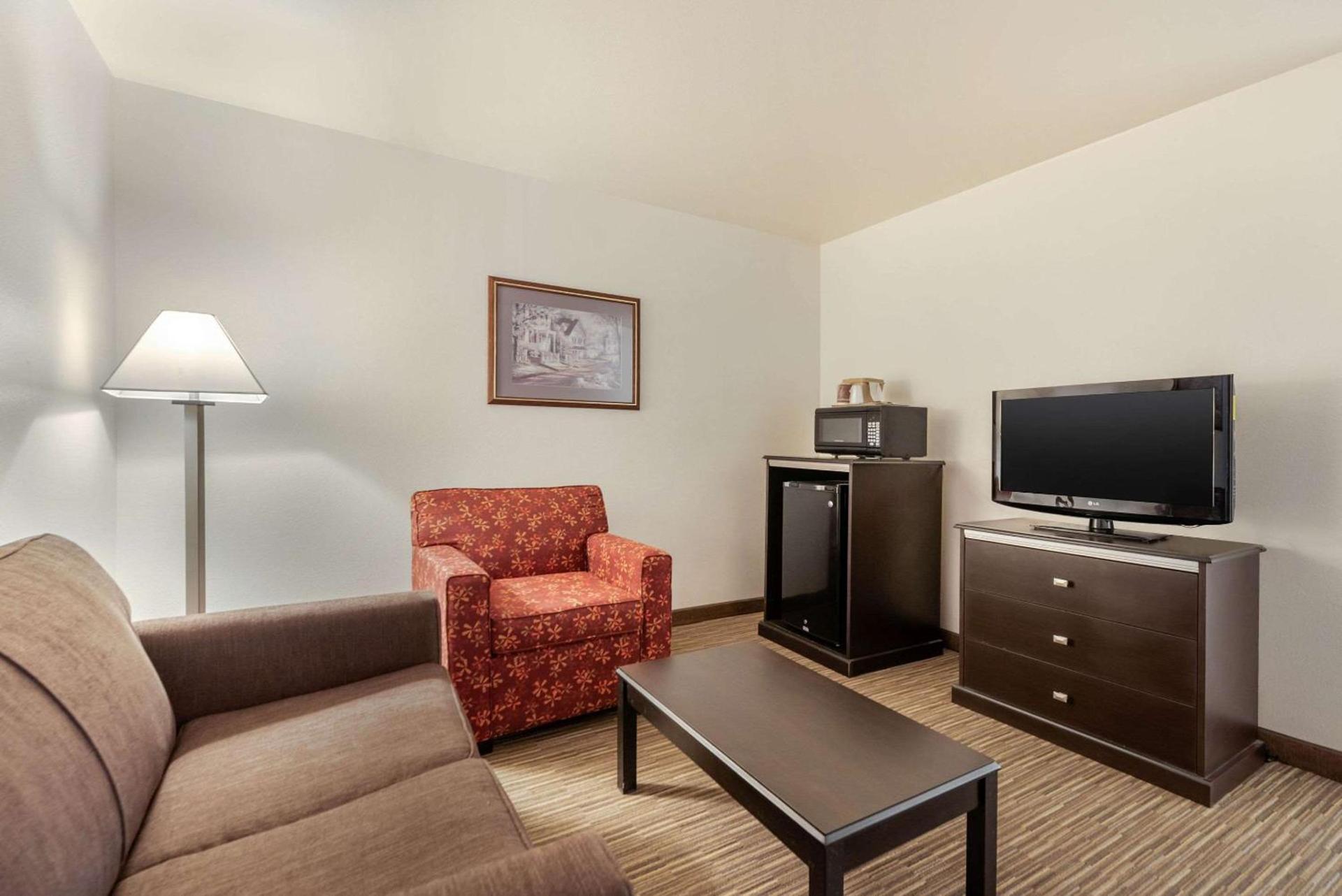 Quality Inn & Suites Limon photo 43